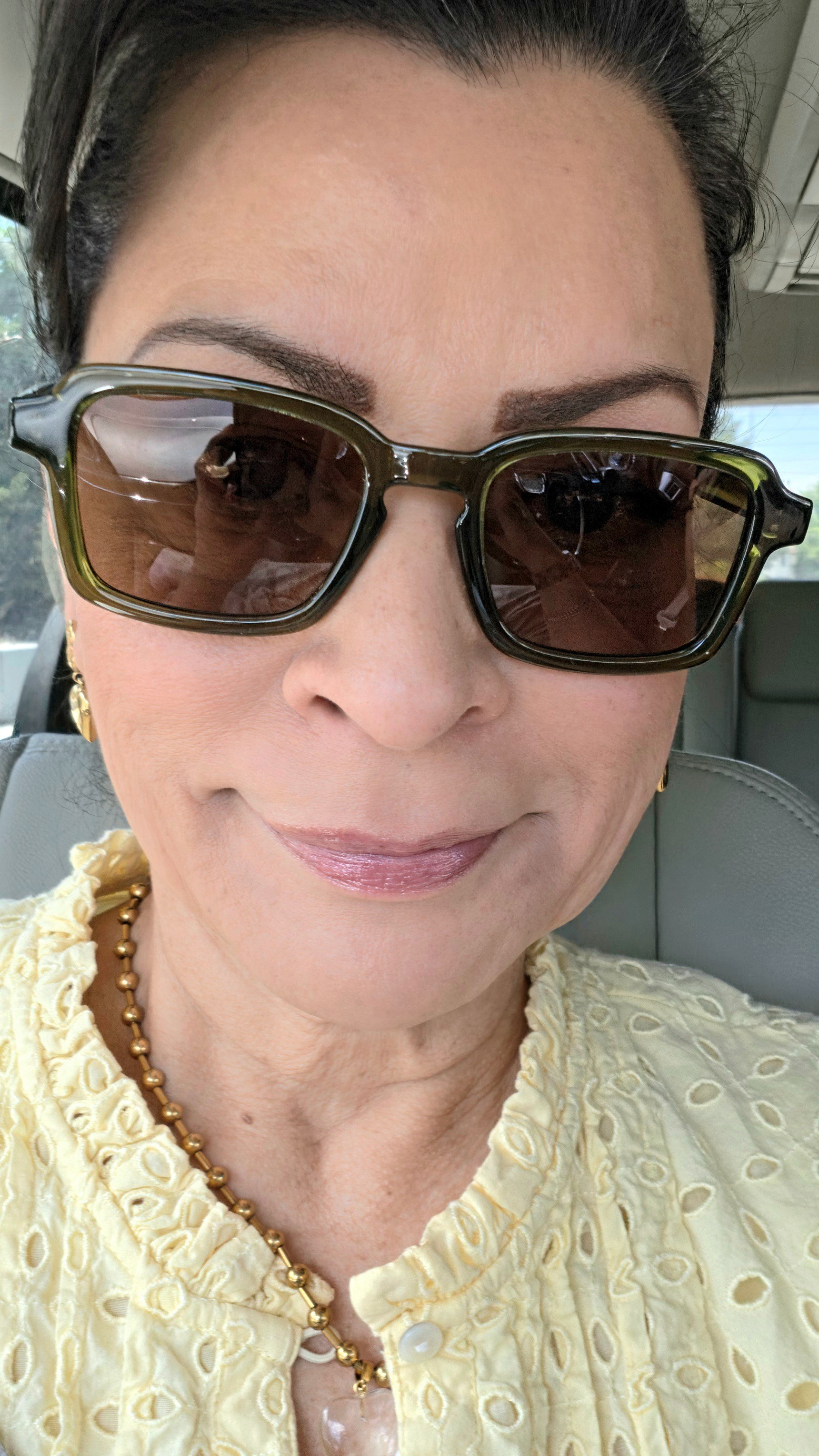 Green sunglasses = cool summer chic! #sunglasses #midlifefashionista #amazonstyle

#LTKootd #LTKOver40 #LTKActive