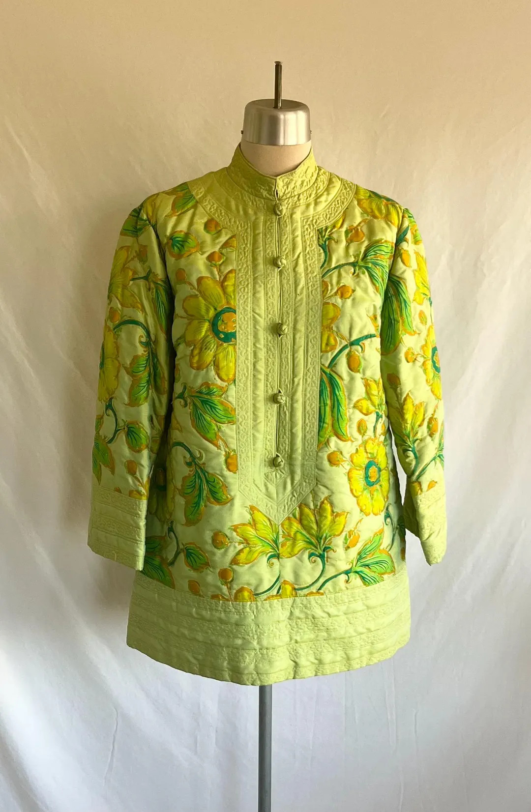 1960s Floral Quilted Silk Tunic Jacket, Mandarin Collar - Size S | Etsy (US)