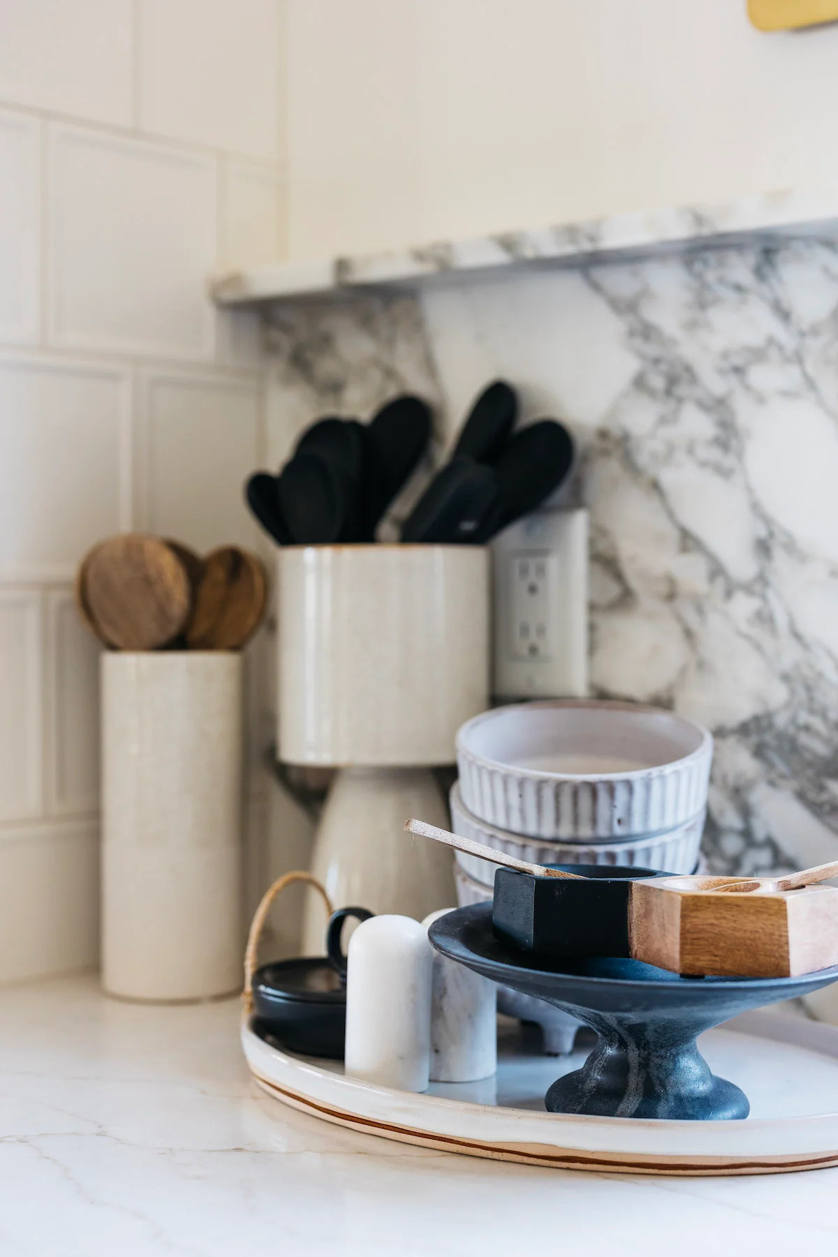 Prewet Pedestal - Black | THELIFESTYLEDCO