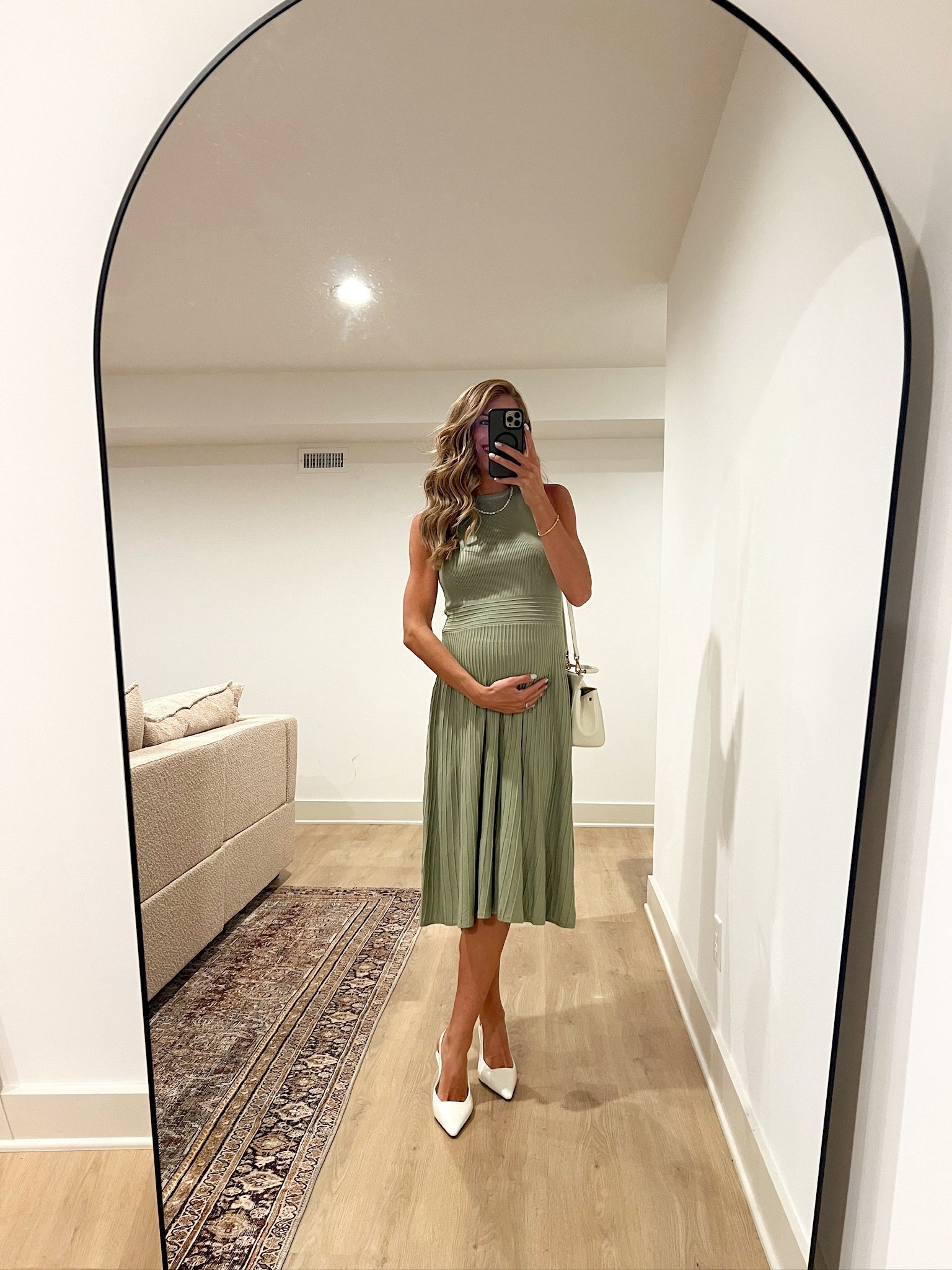 I love the way this dress hugs the waist. It’s so flattering pregnant and would be just as flattering not pregnant!

#LTKSeasonal #LTKBump #LTKootd