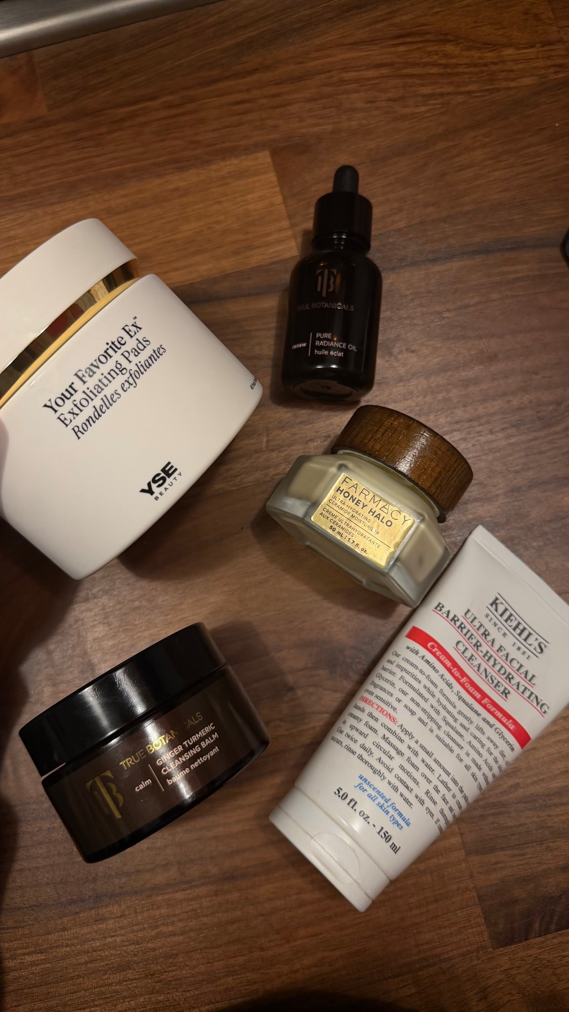 Night routine 🫶🏻🤍☺️

#LTKBeauty #LTKdayinmylife #LTKgrwm