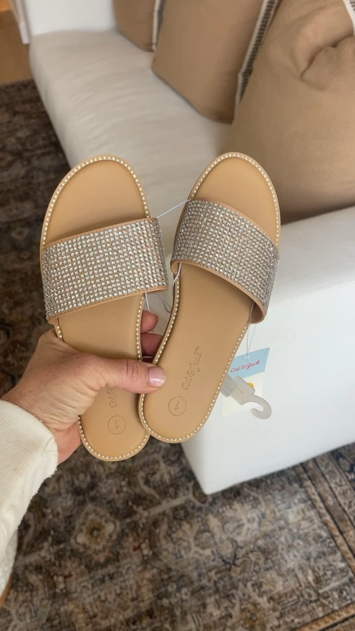 Dying over the cuteness 😍✨

Target 
Target find 
Spring 
Slides 
Sandals 

#LTKSeasonal #LTKVideo #LTKkids