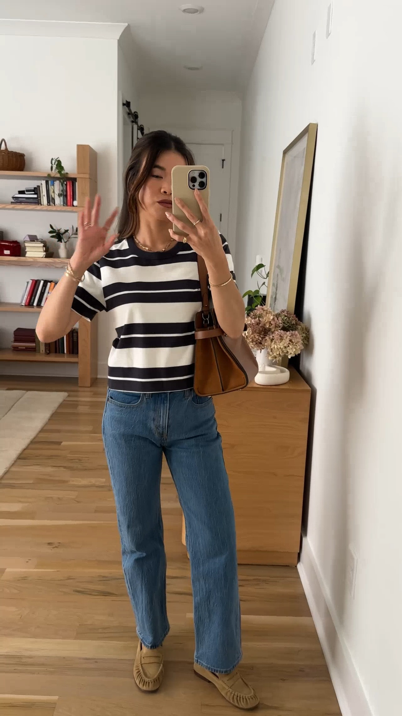 This striped tee is so cute! I love the oversized look.

Sizing info:
-Evereve Stellan Striped Tee (Size XS in Ashblack)
-Abercrombie High Rise 90s Relaxed Jean (Size 23 Extra Short in Medium Wash)

Petite style, petite fashion, mom outfit, mom style, petite pants, petite outfit ideas, petite outfits, best pants for petite, petite jeans, spring style, spring outfits, vacation outfits, summer outfits, fall jeans, fall pants, autumn top, petite fall outfits, Abercrombie jeans, evereve,

#LTKootd #LTKSeasonal #LTKPetite