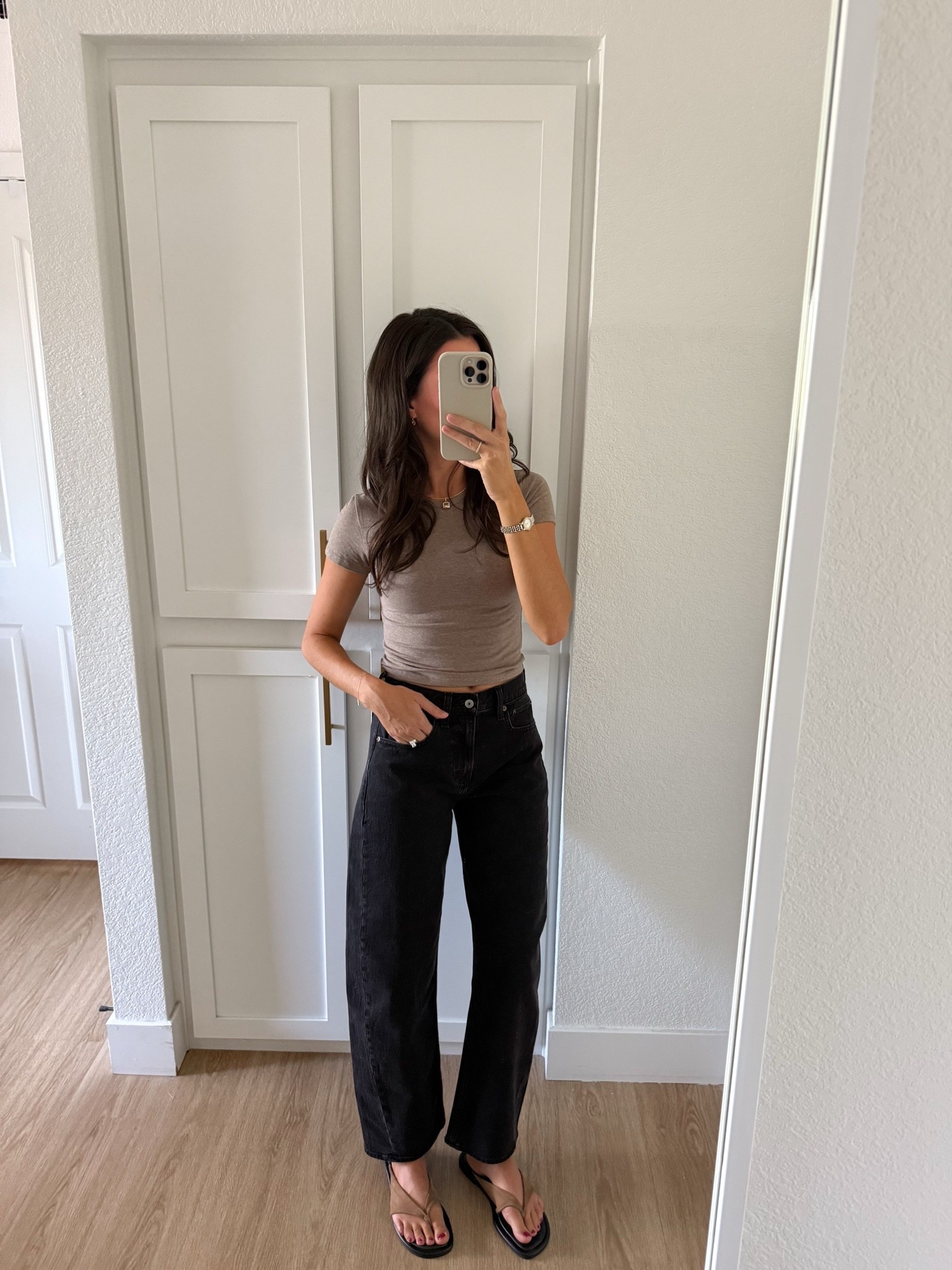 My Abercrombie code AFCASSIE stacks on top of the huge sale for an extra 15% off!

I am 5’7” and wear a size XS in tops and dresses at Abercrombie, and size 25 regular length in jeans! I am wearing their Classic style in all of these jeans except for the 90s Relaxed Jeans and 90s Straight Jeans, which are in Curve Love!