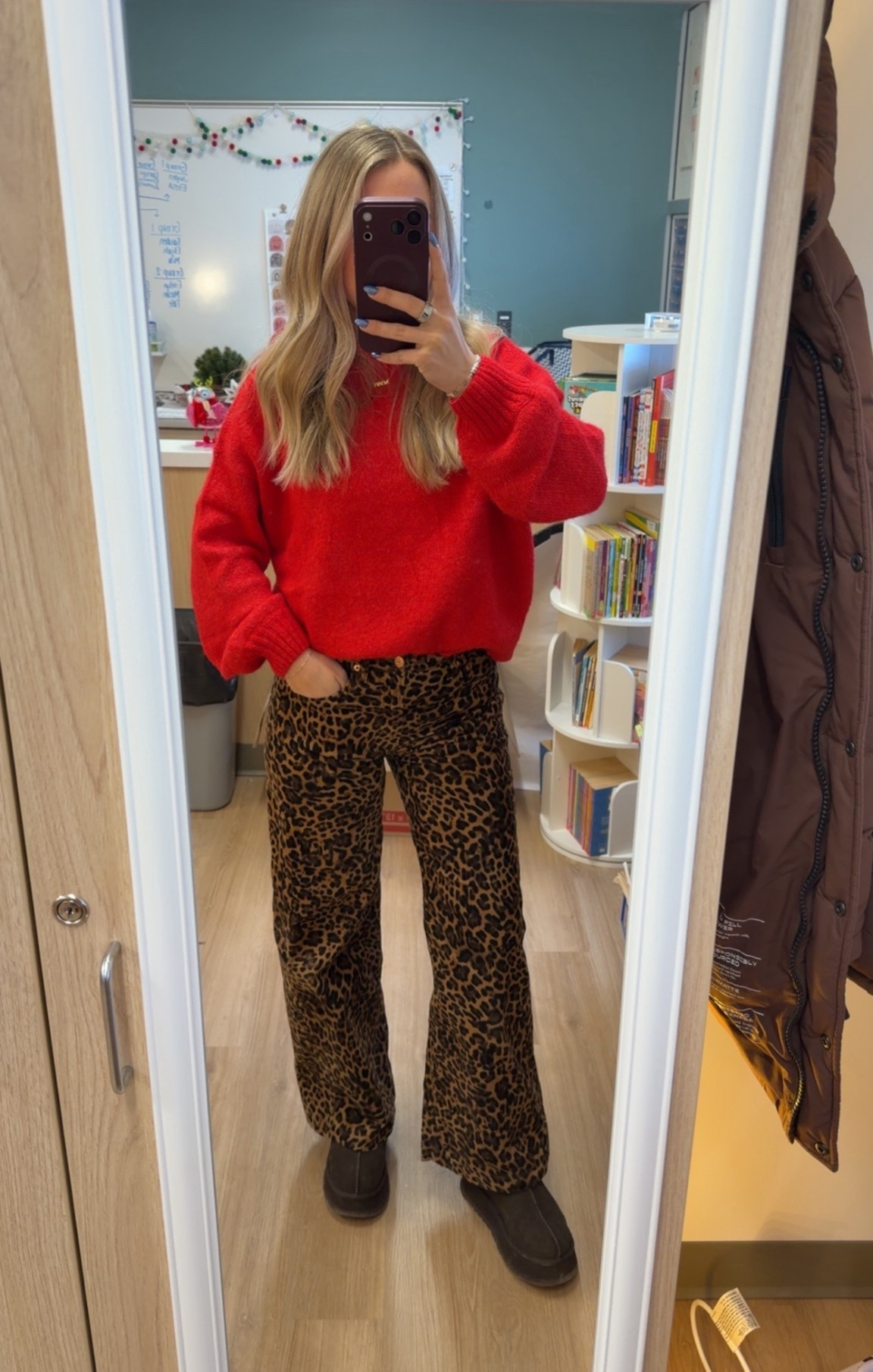 What I wore in the classroom today- 
loving a pop of red + any animal print this winter! ❣️🐆 styled with my favorite platform uggs in the chocolate brown color 
S sweater | 26 S in Gap cheetah corduroy pants | Size 7 uggs tts // shop this look below✨


#LTKSeasonal #LTKootd #LTKWorkwear