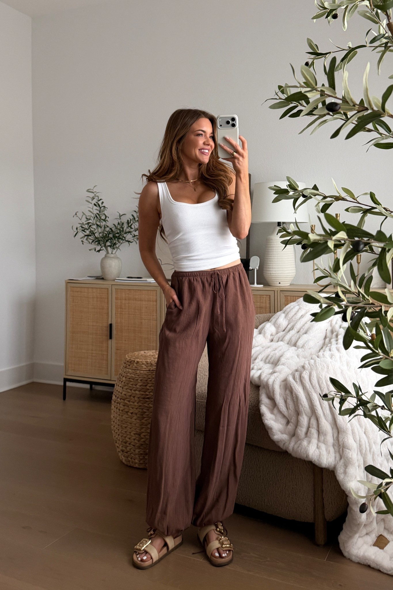 bra tank: xxs // pants: xs regular (i’m 5’3)