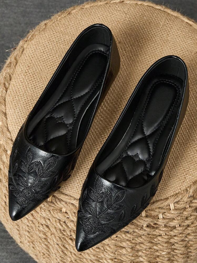 WHDXY 1 Pair Of Women's Embroidered Flat Shoes, Pointed Toe Soft Leather Comfortable Work Shoes, Black All-Match Shoes, Toe Shoes For Women, Pointed Toe Low Vamp Soft Bottom Fairy Style Flat Heel Low Vamp Commuter Shoes | SHEIN