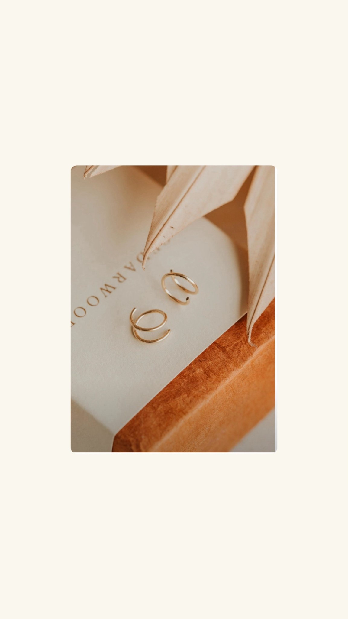 I’ve talked about these earrings for yearssssss (OG’s know this) but for new people here, they’re theeeeeee best. I love them because they never fall out - showering, sleeping, training/working out, mothering, going out, etc. you don’t have to think about putting jewelry on because they’re just always there 😅 💛