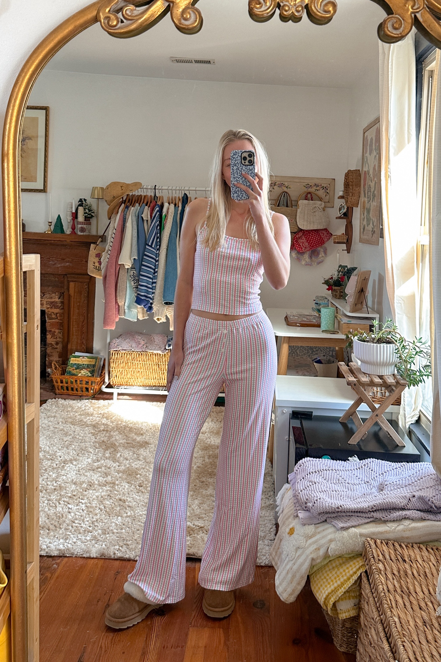 loving my new pjs! code “Hillary” will help you save!💖

#LTKStyleTip #LTKHoliday #LTKFindsUnder100