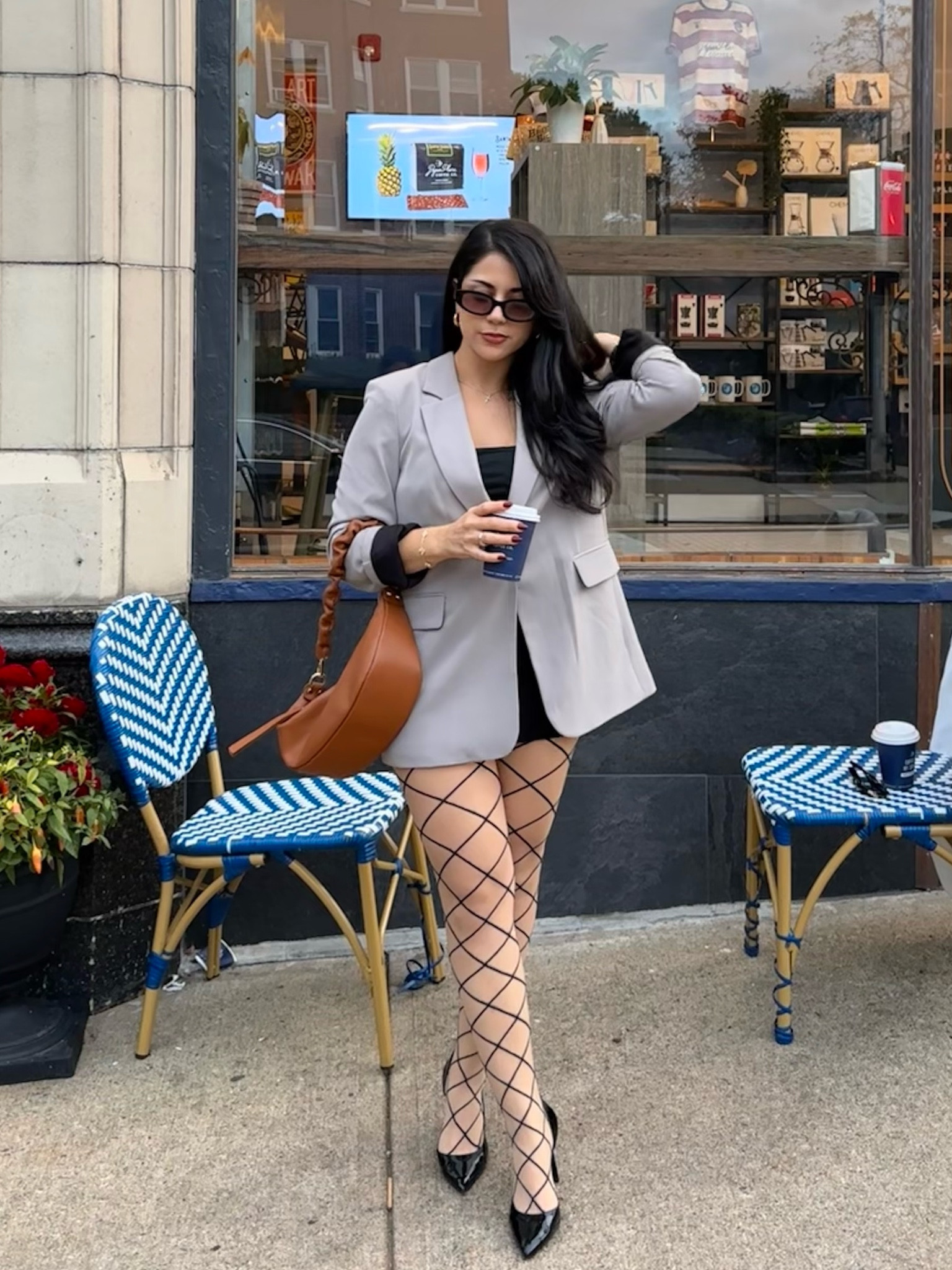 Coffee shop fall ootd 🍂🤎☕️

#fallfashion #ootd 

#LTKStyleTip