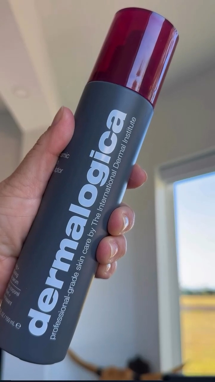I got a gift from Dermalogica!  The Dynamic Skin Sculptor is seriously fantastic serum. Obsessed! 

@dermalogica @ultabeauty #Dermalogicapartner 

#skincare #beautycontent #skintightening #skincarethatworks