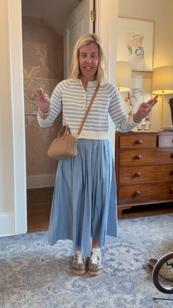 This skirt….we are dressing up or down! It’s perfection!
Sweater & Skirt - xs 
Sneaker - 8 


#LTKgrwm #LTKmomlife #LTKdayinmylife