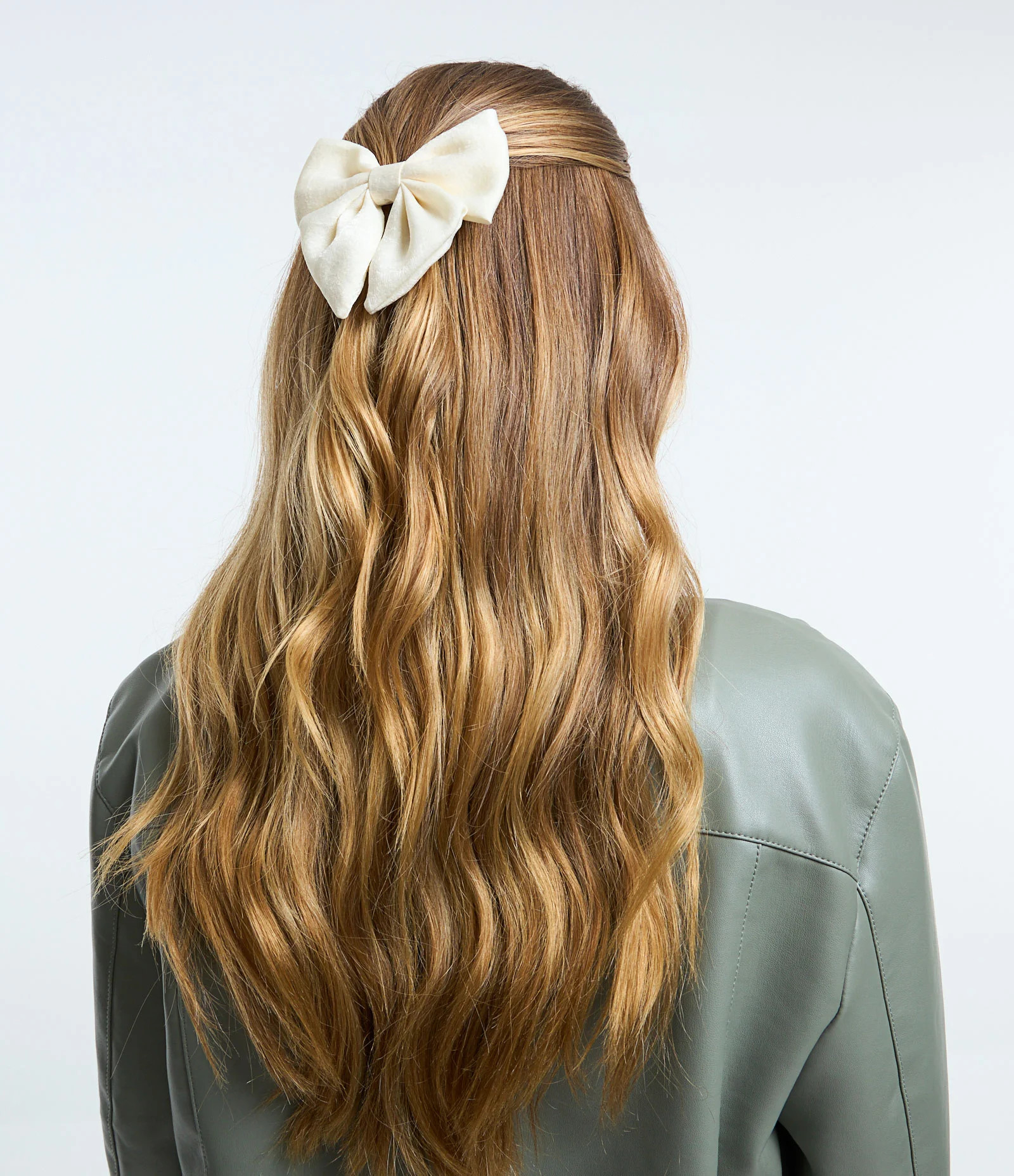 Elástico de Cabelo Laço com Presilha Bege | Renner (BR)