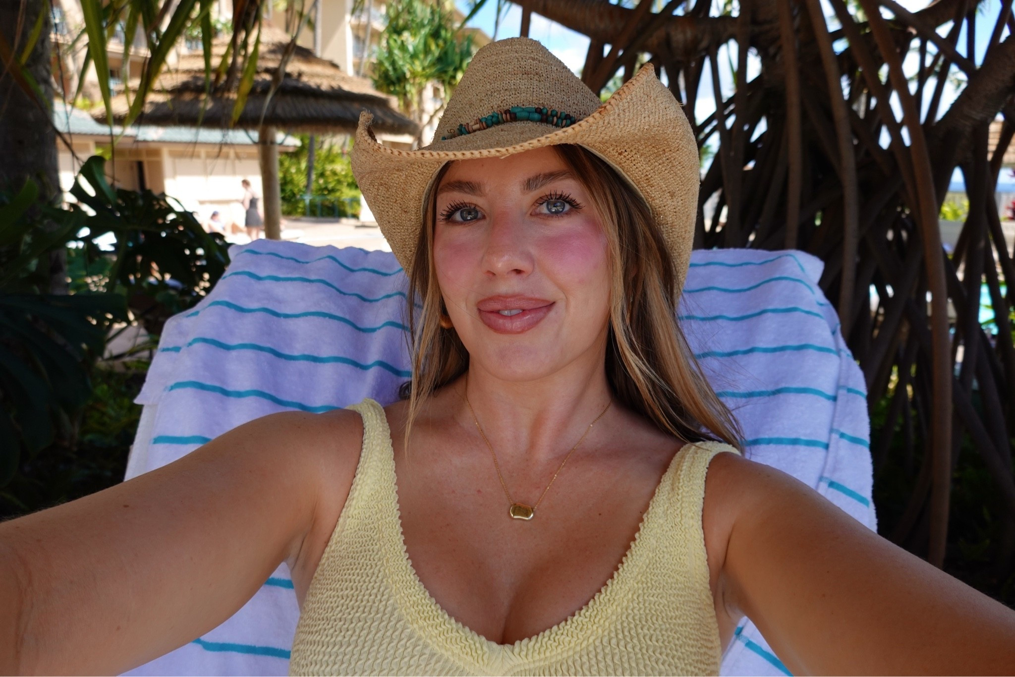 Loved this raffia straw beach hat! Good quality & you can adjust the fit