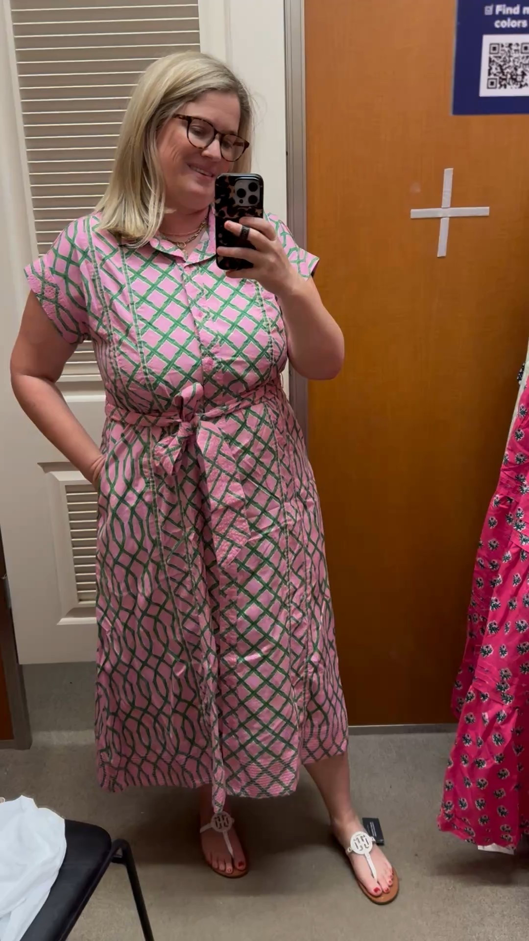 I have no words for the Pink and Green Bamboo Dress for under $50! So many things available in this print so how much is to much. 

#pinkandgreen #palmbeach #belk #crownandivy #springdress #summerdress 

#LTKStyleTip #LTKSeasonal #LTKFindsUnder50
