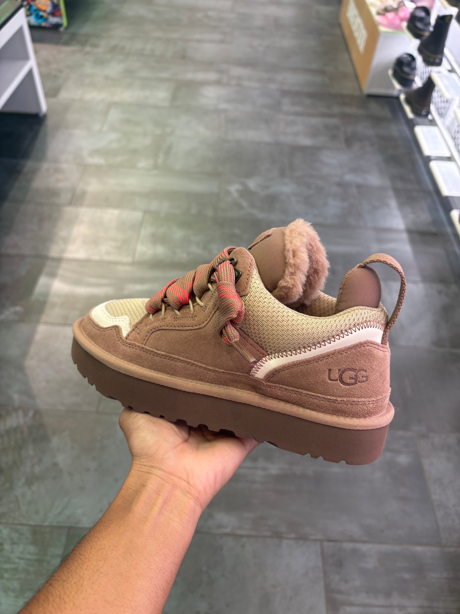 Have you guys seen the new #ugg rocky oak color ?? 😍😍😍

#LTKSeasonal #LTKOver40 #LTKStyleTip