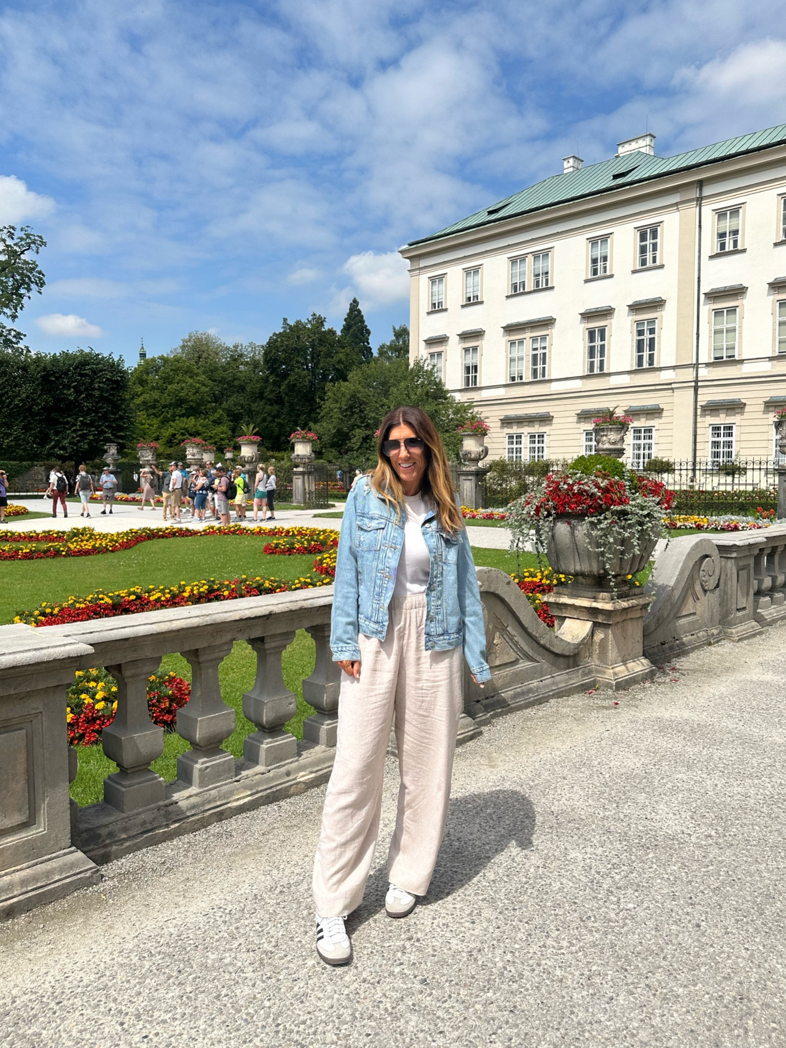 Easy outfit idea to transition to fall! My linen pants are on clearance right now. I have them in 2 colors and love them! My denim jacket is on sale less than $20! Wearing a size medium for a more oversized look 💙

#abercrombie #linenpants #denimjacket #oldnavystyle #casualoutfit #momstyle #salealert # fallready

#LTKFindsUnder50 #LTKFallSale #LTKStyleTip