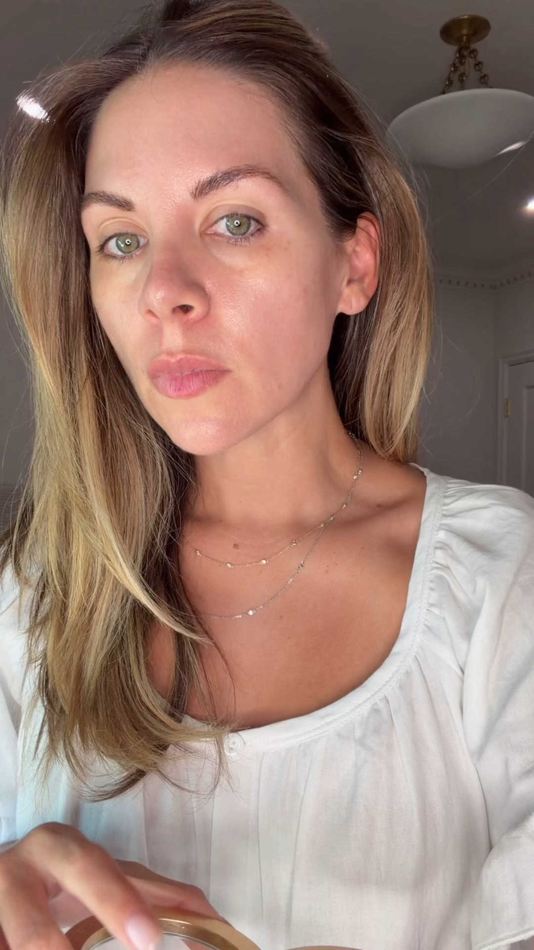 Ceramides are half your skin barrier and what I need when my skin needs some help. This is the new @elizabetharden Advanced Gold Ceramide Capsules Serum Now Available at @macys #ElizabethArdenPartner #macyspartner