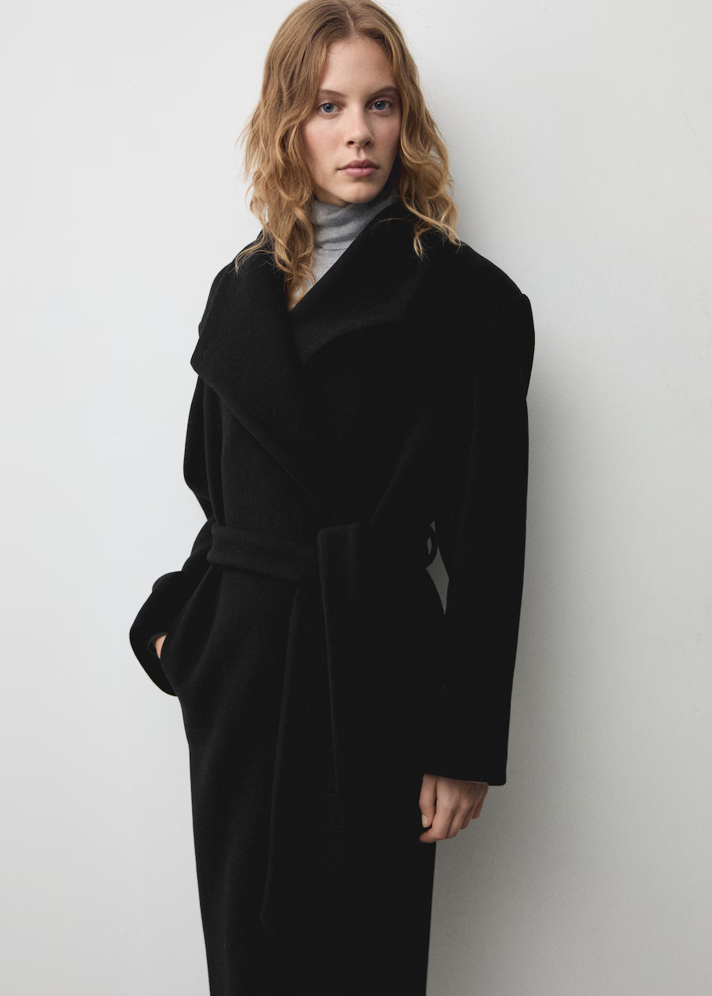 Turtleneck virgin wool coat - Women | MANGO United Kingdom | MANGO (UK)