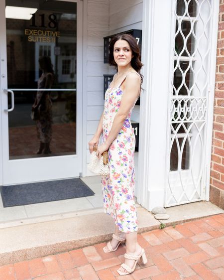 Spring Staples Capsule Wardrobe outfit idea | floral midi dress, classic bag, heeled sandals, layering necklaces

See the entire staples capsule on thesarahstories.com ✨ 


#LTKStyleTip