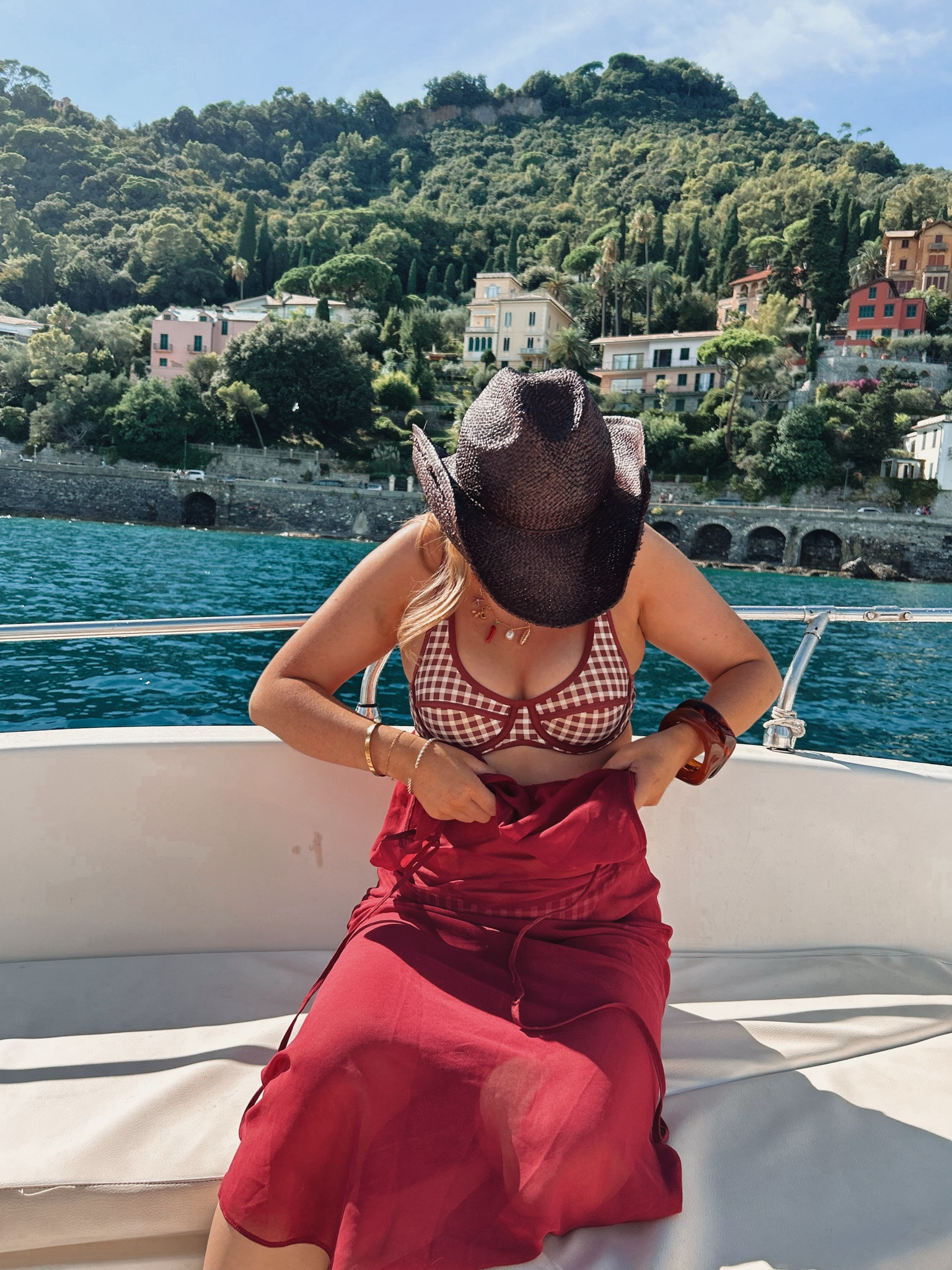 Boat outfit of the day 🍇 Hat is Zara but it ended up being really bad quality so wouldn’t recommend 🥹 

#LTKeurope #LTKtravel #LTKluxury