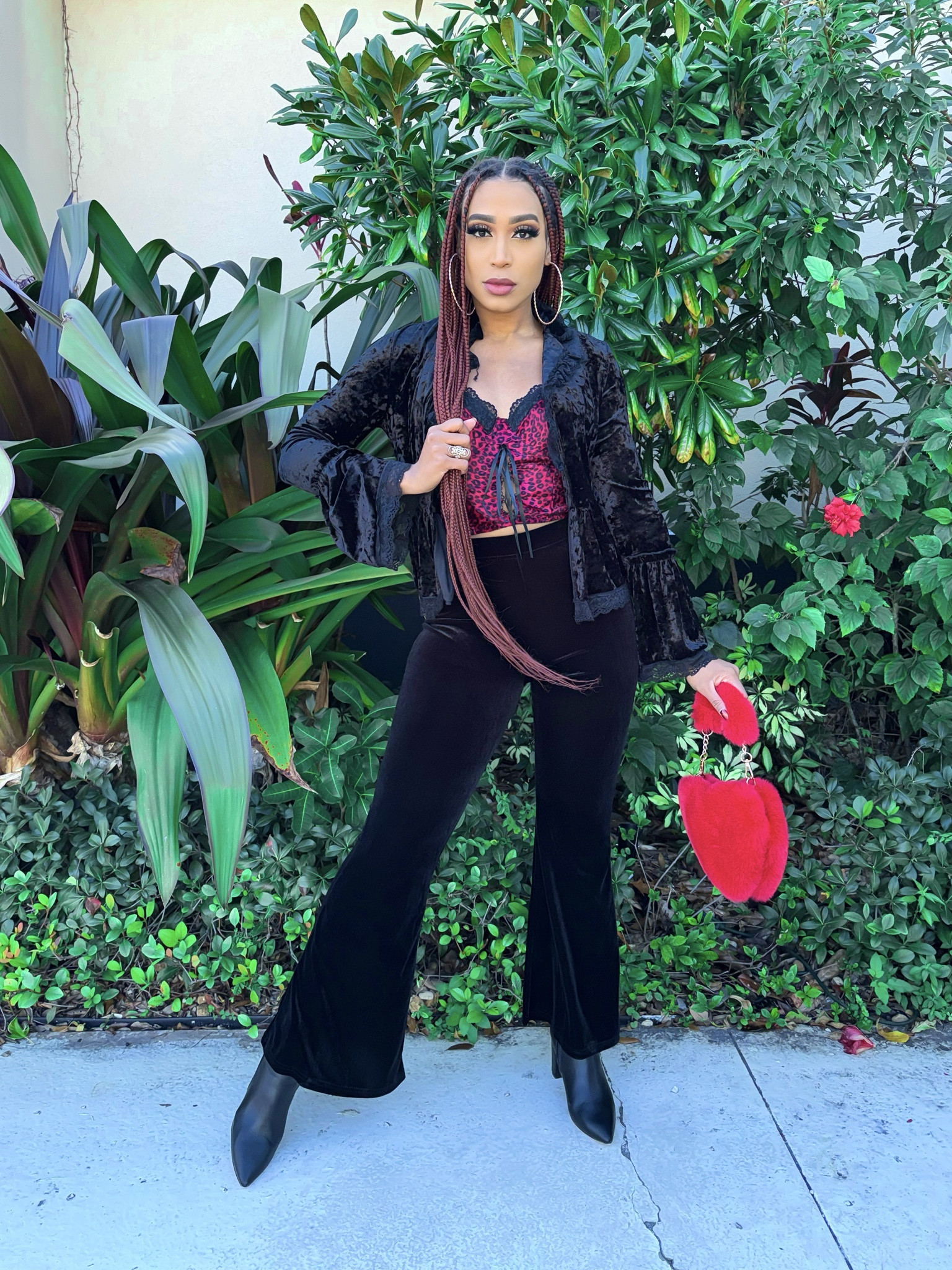 Any velvet lovers out there??? ✨💁🏽‍♀️✨ How are we liking this vintage 70s chic look ❤️

#LTKstyletip #LTKmidsize #LTKfindsunder50