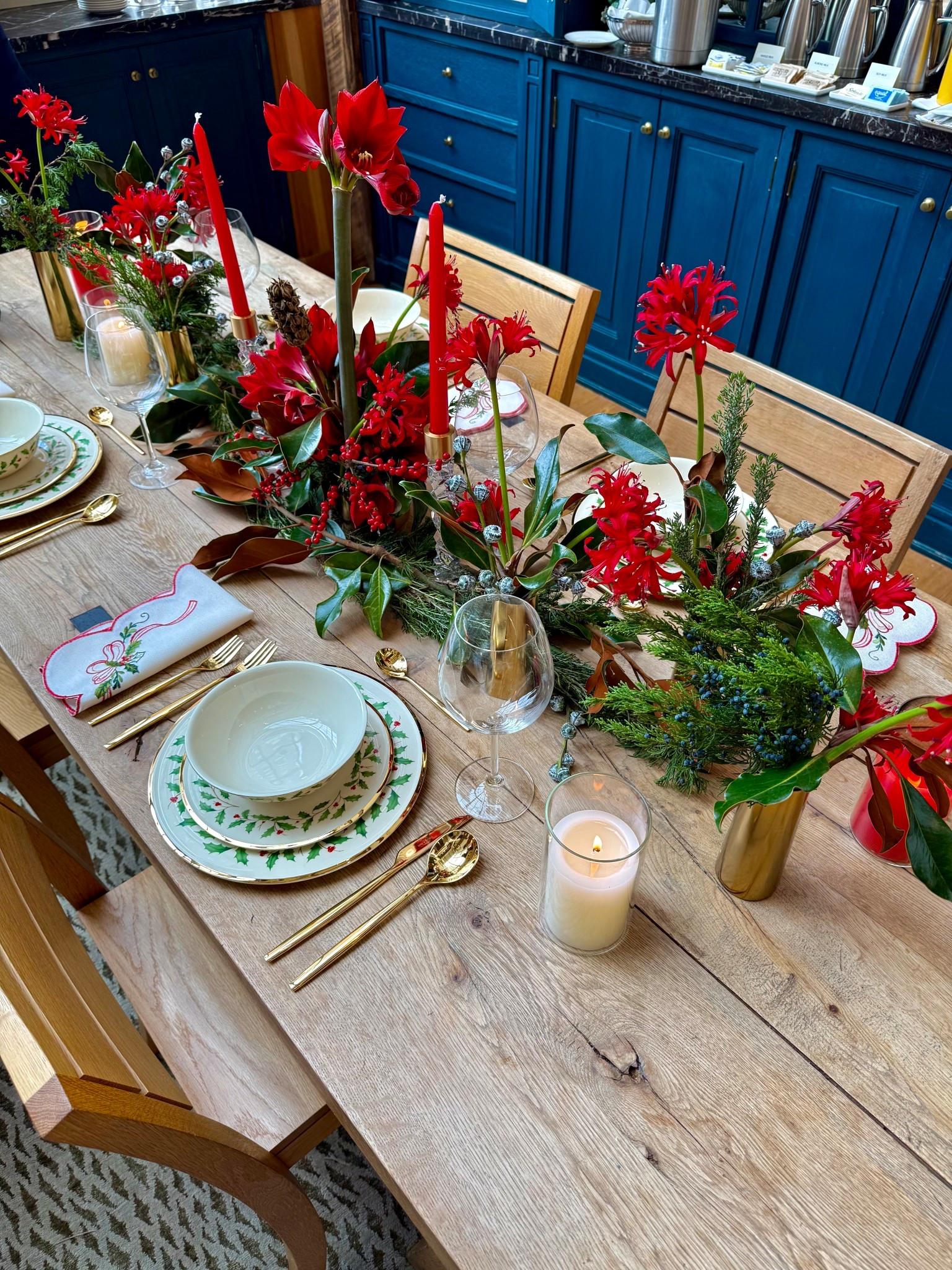 this is the kind of hosting tablescape I aspire to achieve #macys @macys

#LTKGiftGuide #LTKHoliday #LTKSeasonal