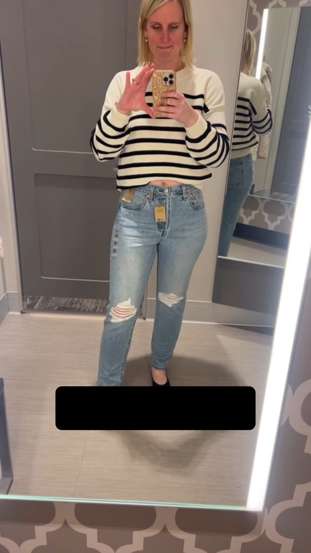 My first time trying Levi's on and I was in LOVE - SO freaking flattering but they do run small. I'm typically a 29 (size 8) in most jeans and went up to the 31 (size 12) in these. I'm 5'9 - the first straight leg pair I'm wearing the 30x30 and the second wide leg pair I'm in the 31x32 and were absolutely perfect so I recommend sizing up two sizes from what you wear in AE or Abercrombie. 

#LTKOver40 #LTKTall #LTKootd