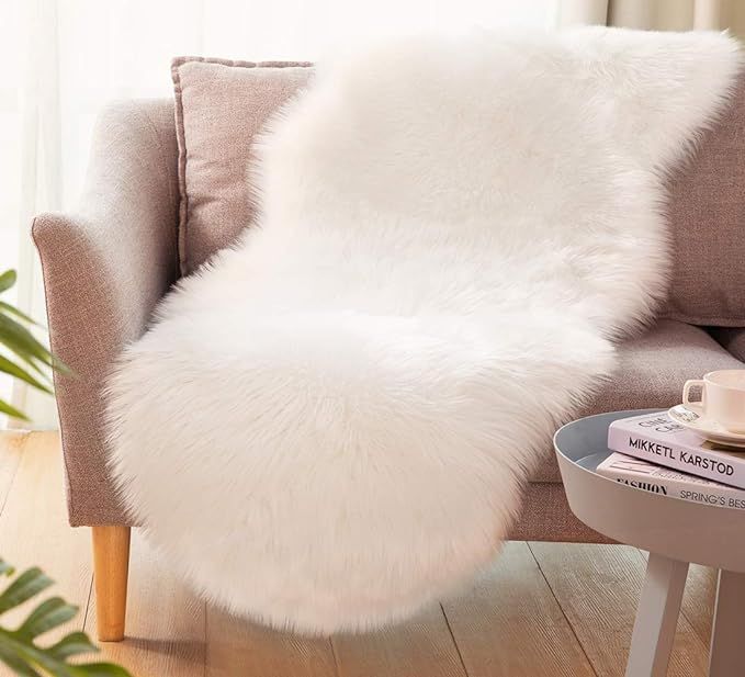 Ultra Soft Faux Sheepskin Fur Rug Fluffy Rug for Bedroom Fuzzy Carpet for Living Room Kid's Room ... | Amazon (US)