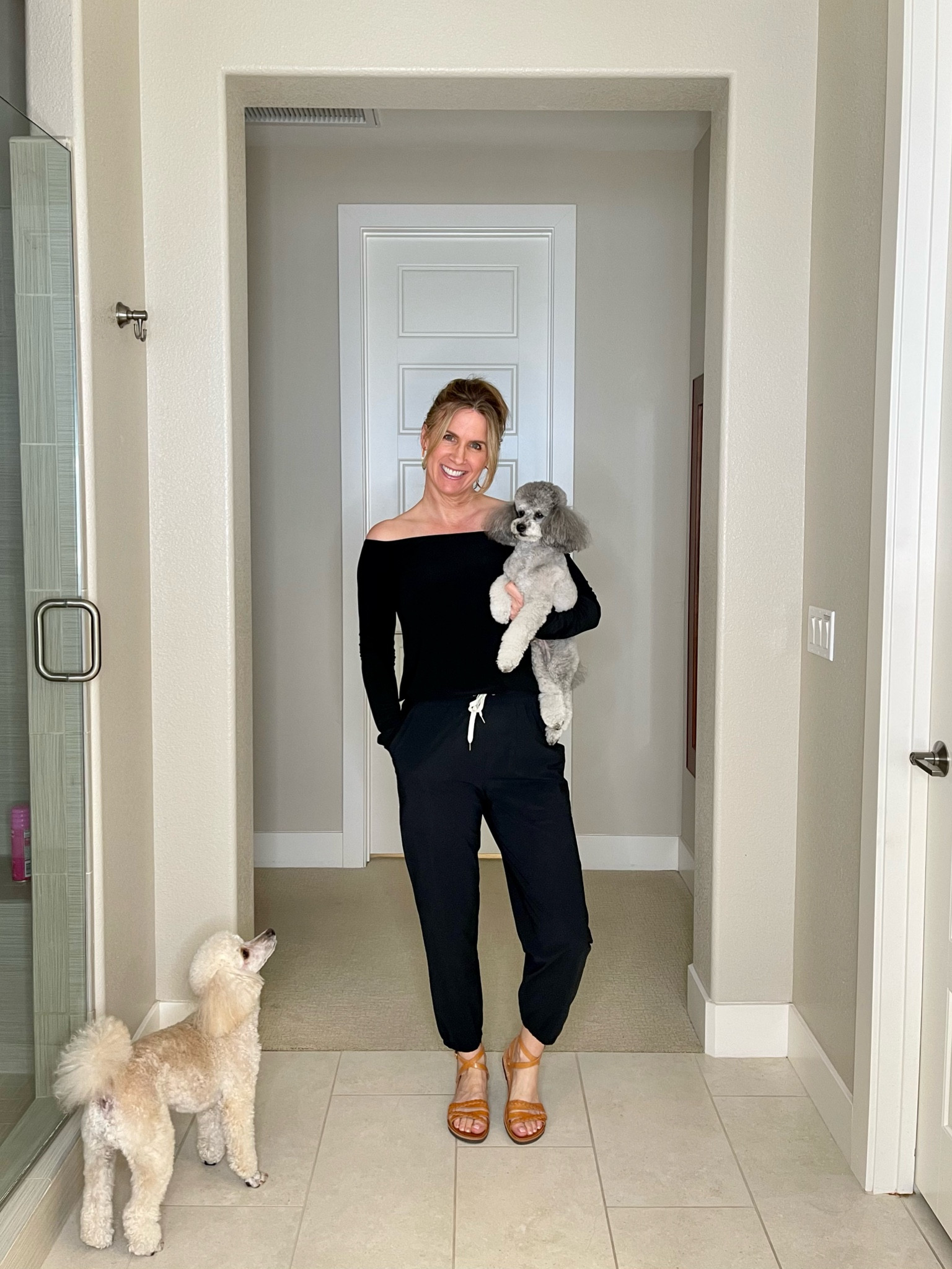 The best Vuori joggers to dress up and down! I wore these pants all over Greece during the day with sneakers and dressed up for dinners at night!

#vuori #vuorijoggers #vuorimiles

#LTKshoecrush #LTKstyletip #LTKtravel