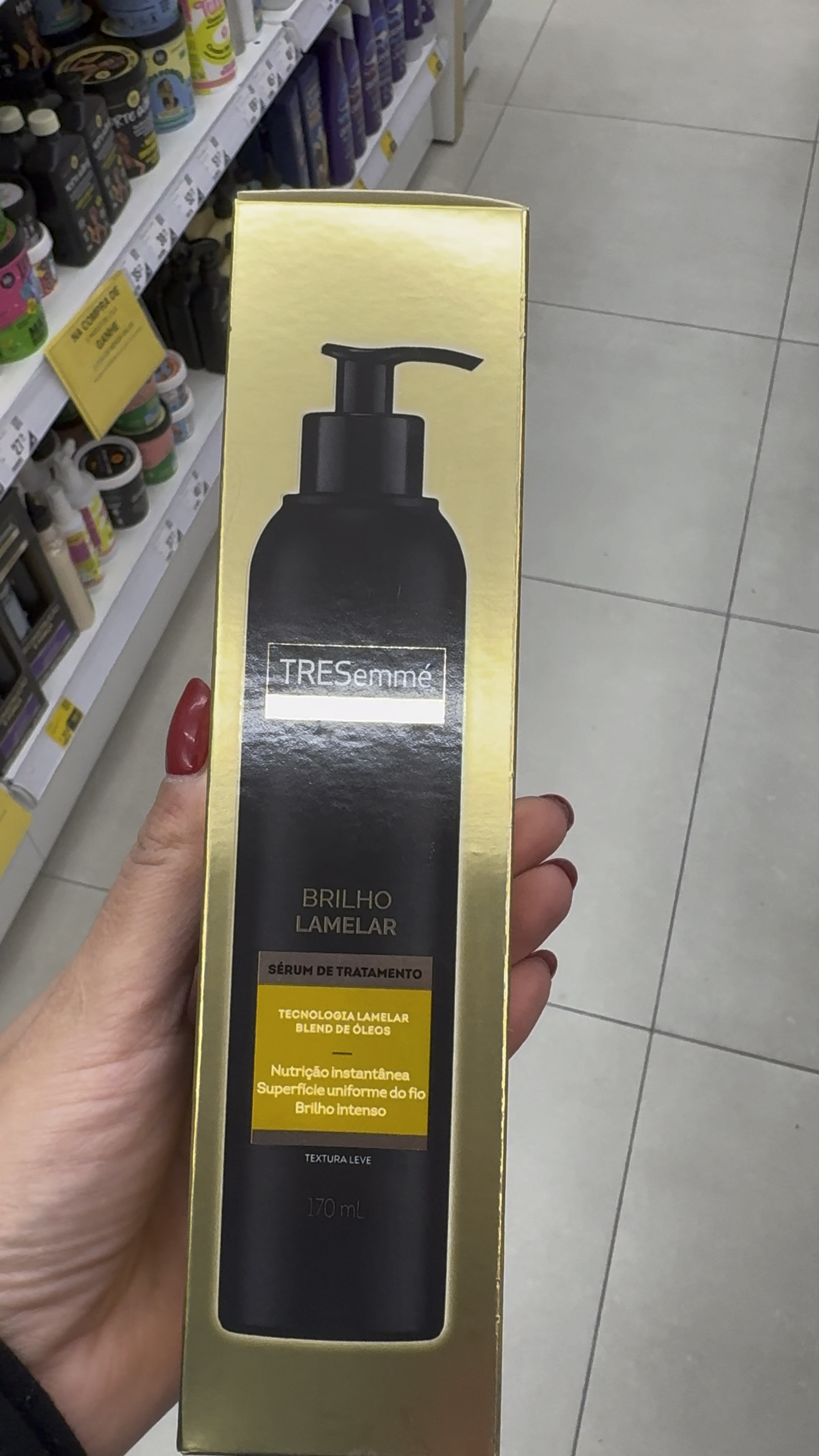 Brilho Lamelar da Tresseme
Nunca tinha visto e fiquei muito intrigada com a proposta.
Serum de tratamento, sendo um Blend de Óleos 

#LTKbeauty #LTKbrasil #LTKwinter