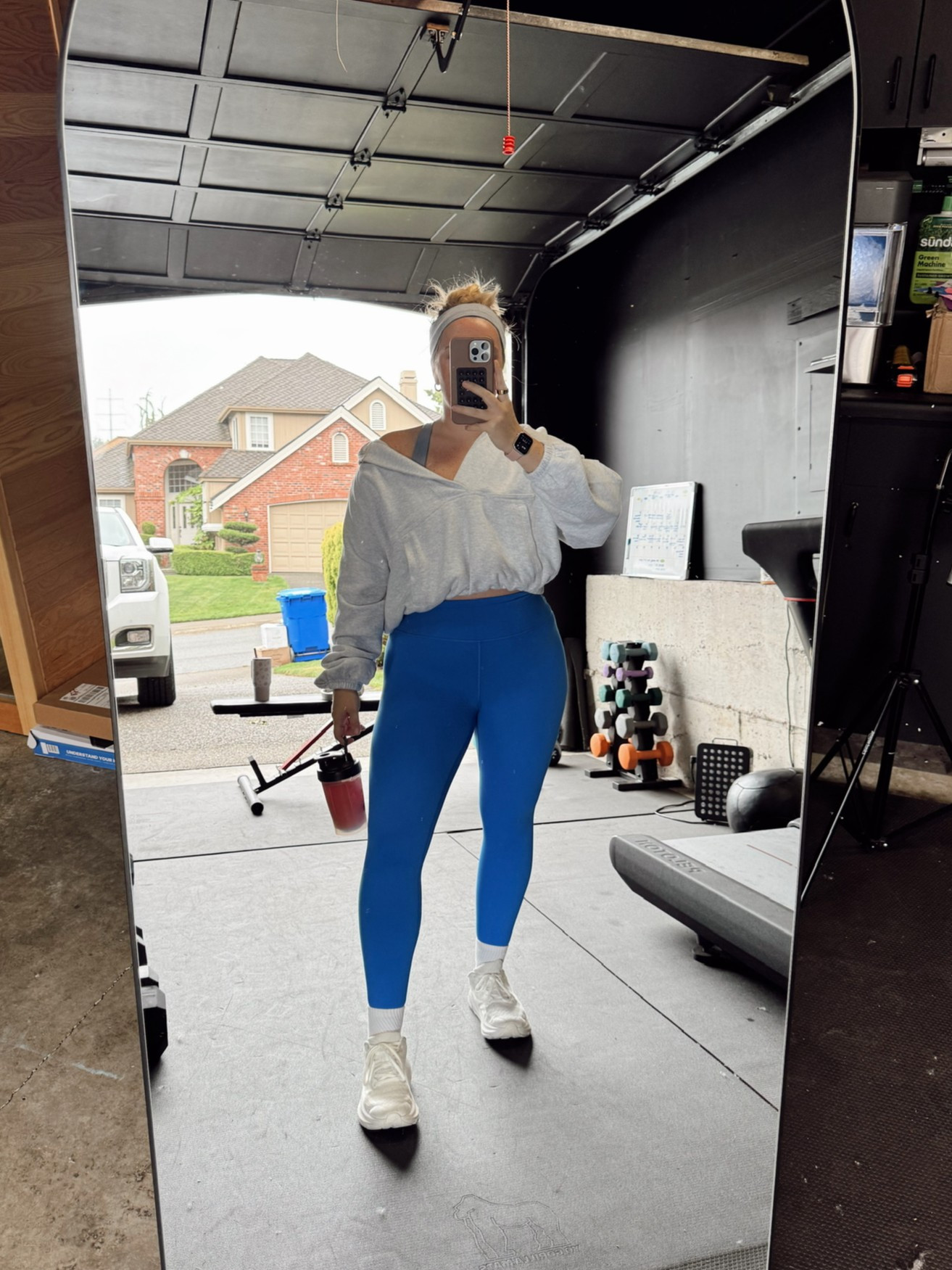 Midsize Gym Outfit | Wearing an XL bra and jacket and Large bottoms

Size 12 | Large | 5'4" 

 #LTKActive #LTKMidsize #LTKFindsUnder50