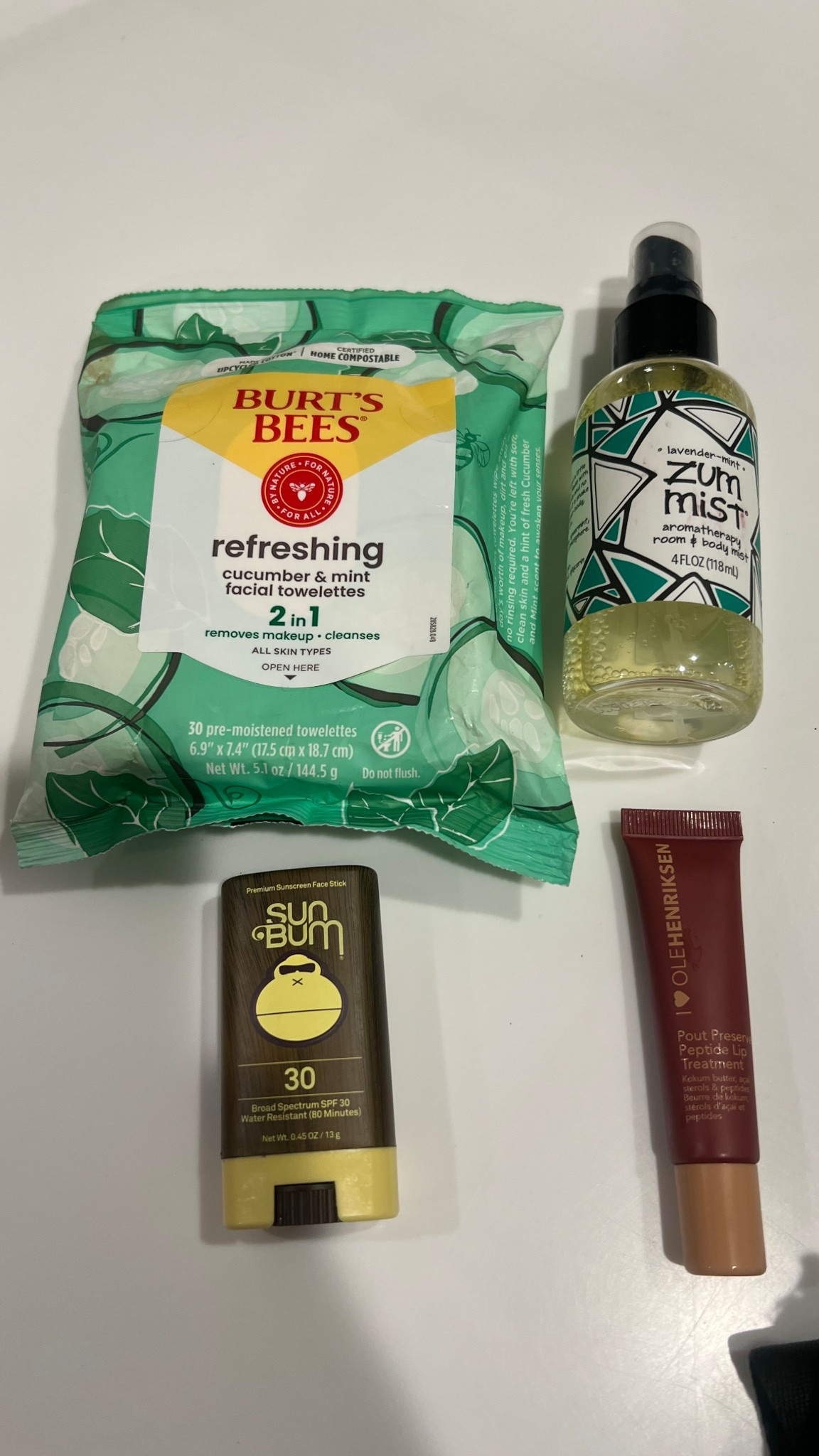 What’s in my gym bag essentials
Skincare, fragrance, perfume, sunscreen, peptide lipgloss 

#LTKfitnessgoals #LTKgrwm #LTKActive