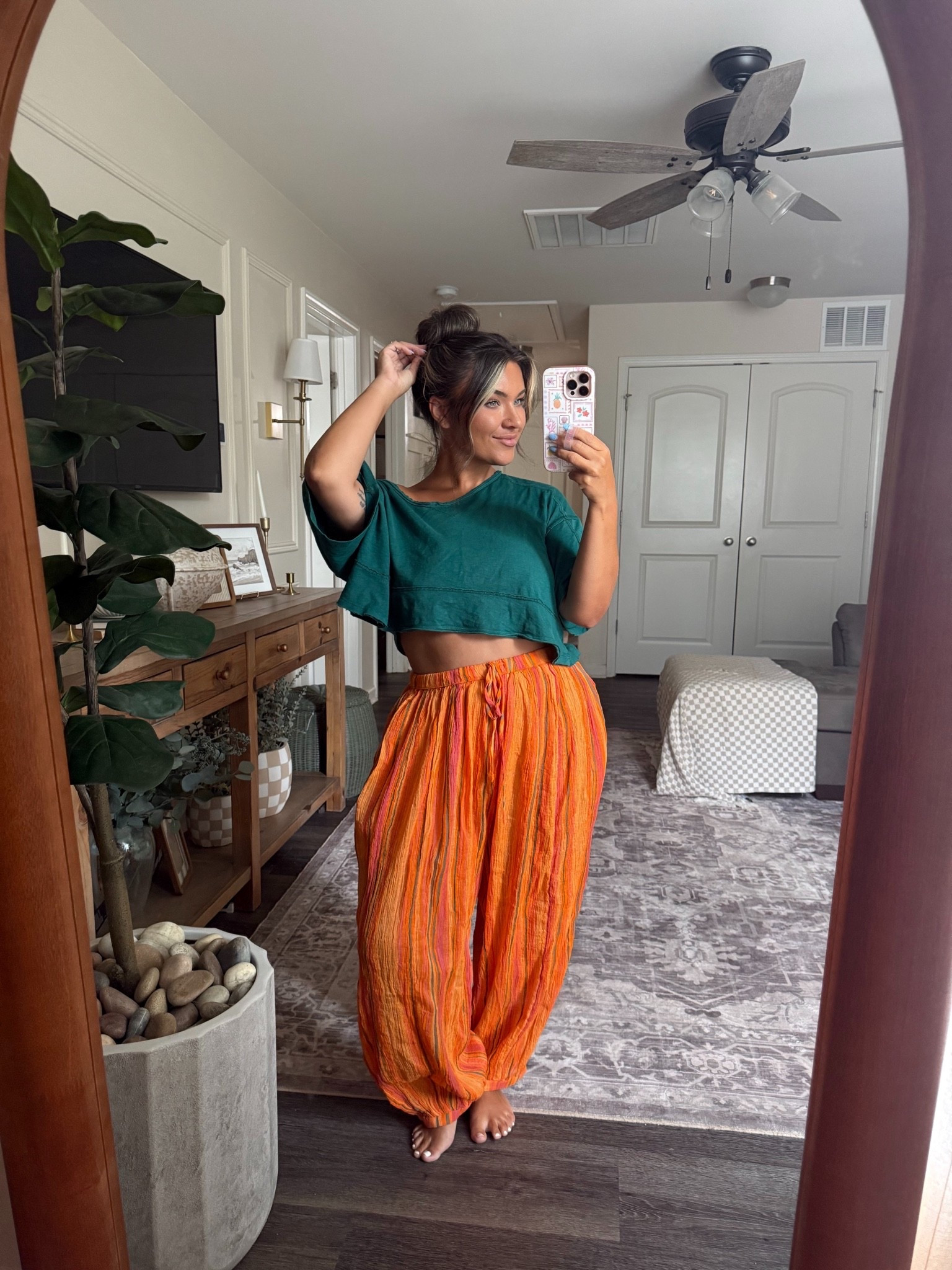 Stalked the website for these babies to come back 😍 

Wearing size small in pants 
Wearing size medium top

#LTKootd #LTKMidsize #LTKSeasonal