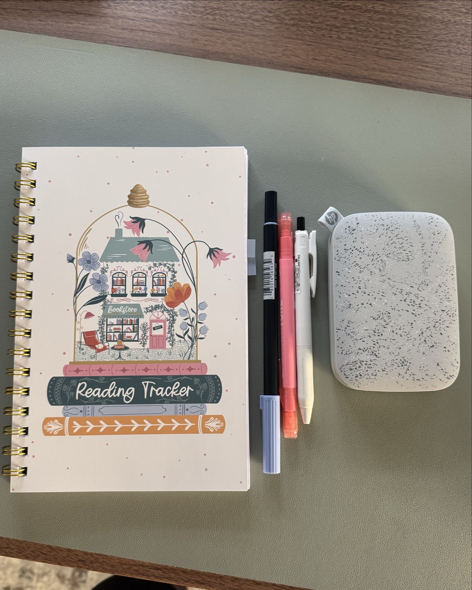 Reading tracker update! Finished Feb spread and March hopefuls 💕☘️

#LTKHome #LTKselfcare #LTKdayinmylife