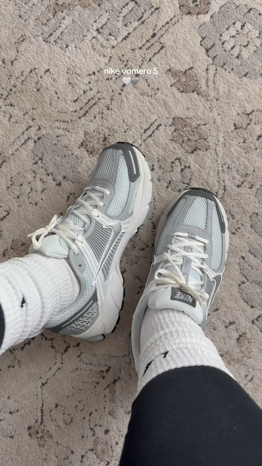 Walking on clouds ☁️🩶 ON SALE!! ❗️



#LTKShoeCrush #LTKActive #LTKSaleAlert