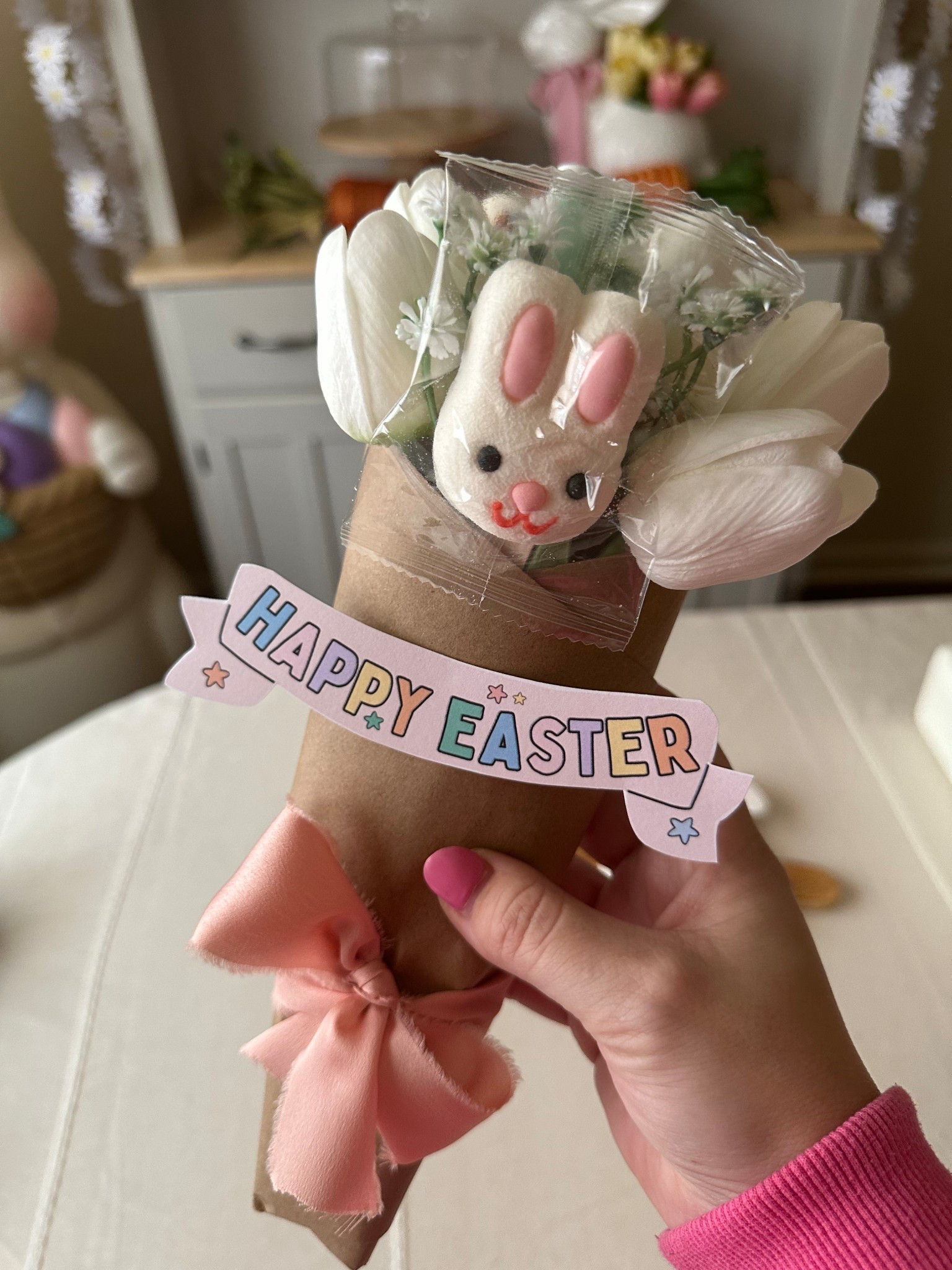 How fun is this mini flower bouquet gift idea! I just want to do it the easy way and yet it still turned out cute with these premade bouquets! Grab them at Target and stuff with goodies your teacher or friends would lovee

#LTKKids #LTKSeasonal #LTKHome