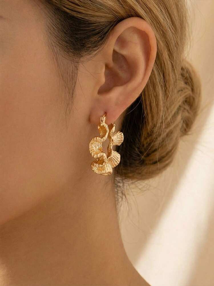 1 Pair Vintage Floral Hoop Earrings, Suitable For Daily Wear | SHEIN