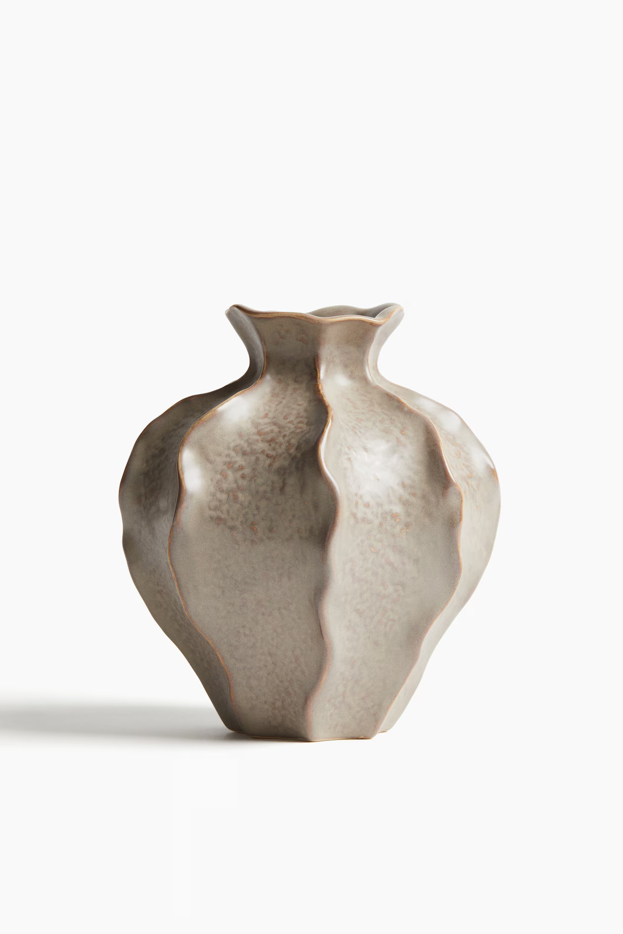 Stoneware vase | H&M (UK, MY, IN, SG, PH, TW, HK)