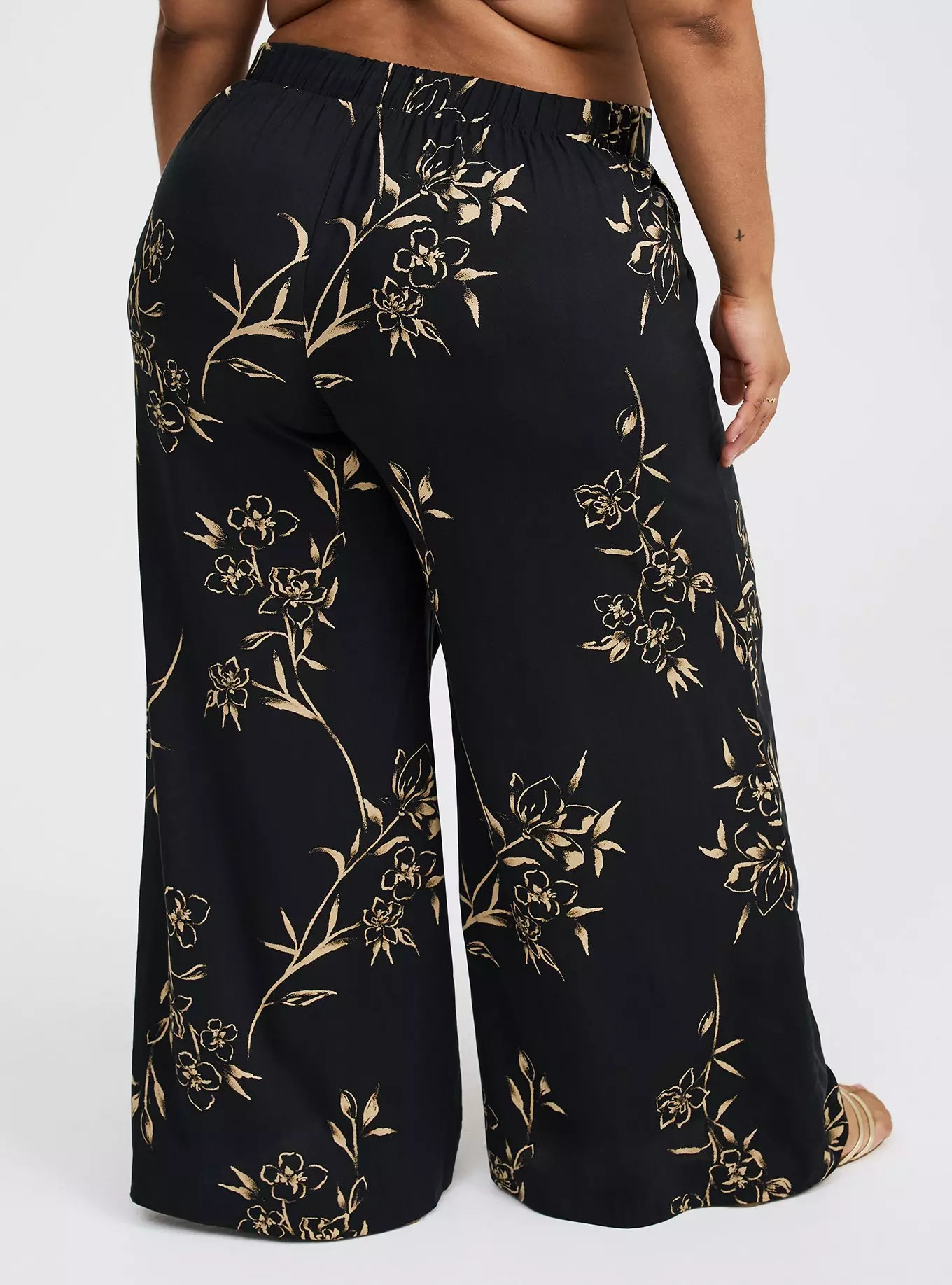Pull-On Wide Leg Pant | Torrid (US & Canada)