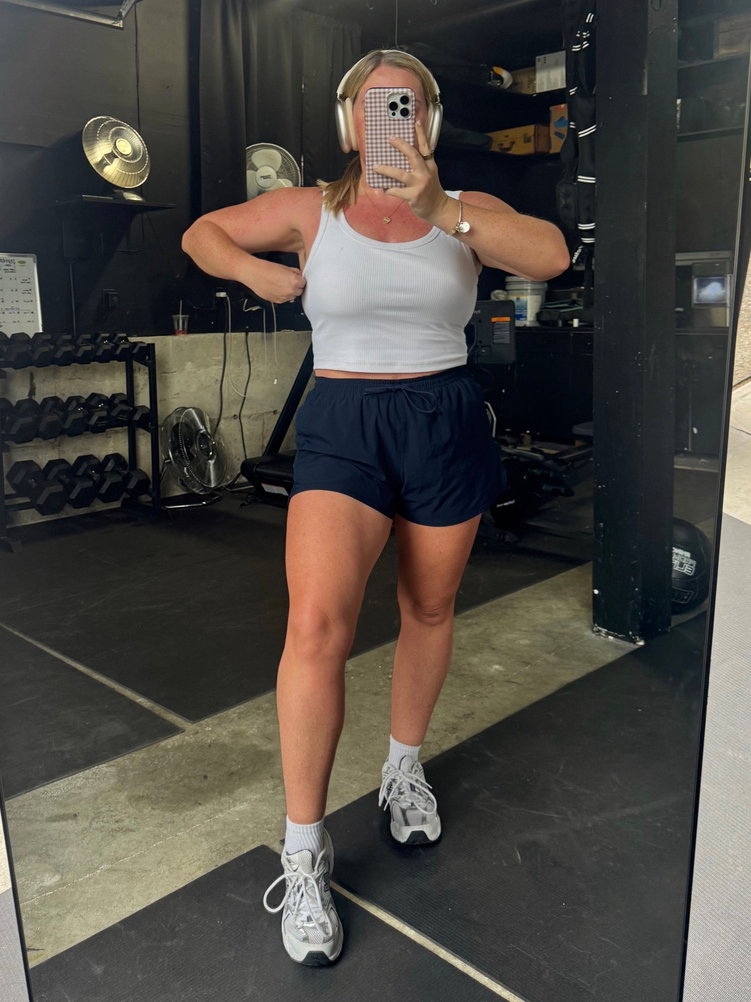 Today’s Midsize Gym Outfit 💙🤍 size 10/12 | large | 5’4”

#LTKFindsUnder50 #LTKActive #LTKMidsize