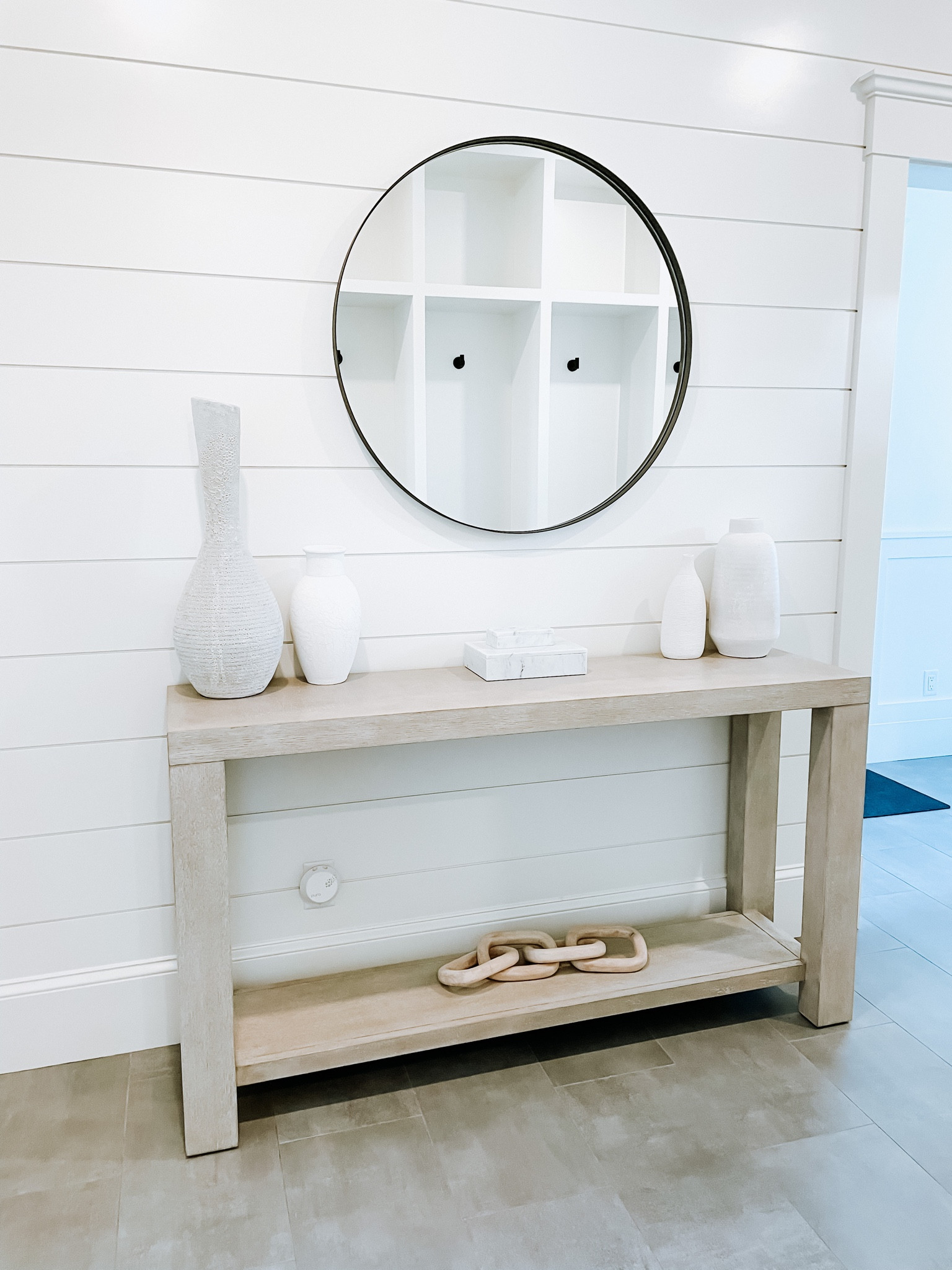 Mudroom home decor 

The vases I found at Homegoods but I linked similar ones from Amazon 
#mudroom #consoletable #tabledecor #homedecor #homestyle #minimaliststyle #amazondecor 

#LTKFind #LTKhome #LTKsalealert