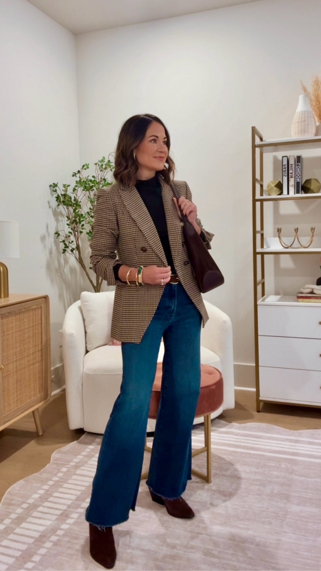 Classic fall outfit idea- Evereve has some mother denim styles on sale right now (I’m wearing the hustler roller sneak in size 25) 
Size 2 in blazer - note- if you are on a budget, the gap ones I have linked are the most similar to the mothers in an affordable option 

#LTKOver40 #LTKSaleAlert #LTKStyleTip