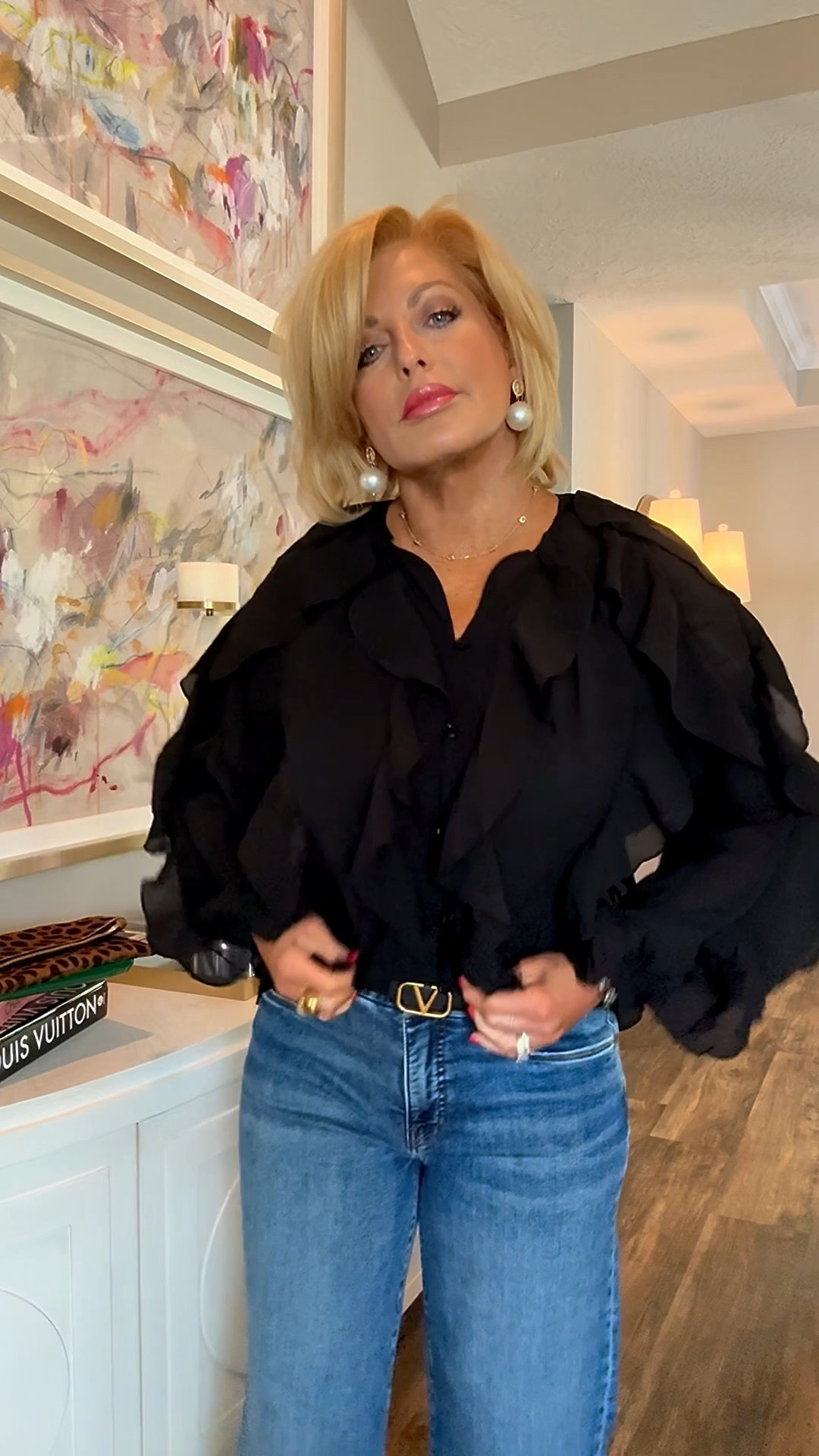 Top/med 
Jeans/28

#LTKStyleTip #LTKShoeCrush #LTKTravel