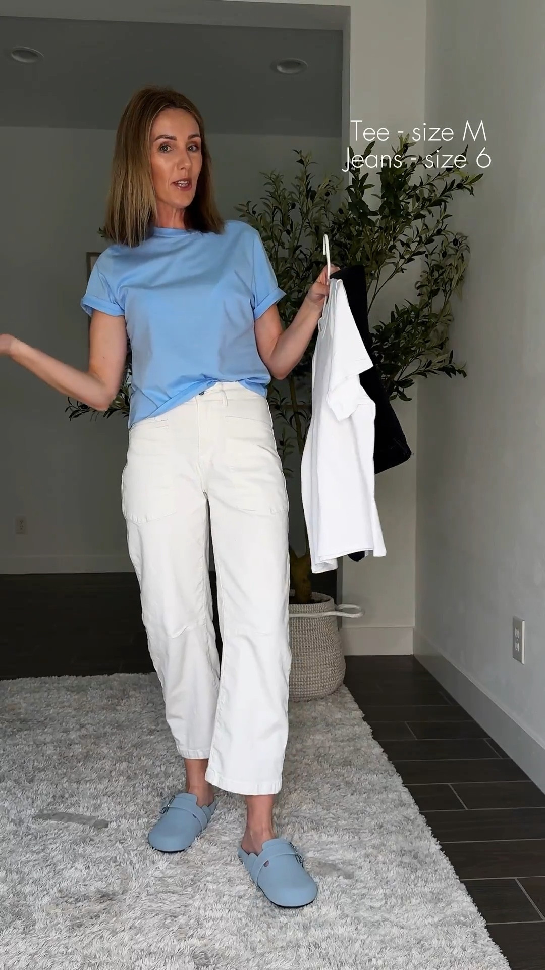 Most worn barrell denim jeans from Amazon and most repurchased tee from @abercrombie 
Size reference on a screen. 
@evaless jeans make every outfit look fab! #barreljeans #whitedenim #whitejeans #blackjeans #whitetee #viraltee #tshirt #basictshirt #mostworntee #mostworntshirt


#LTKSaleAlert #LTKootd #LTKmomlife