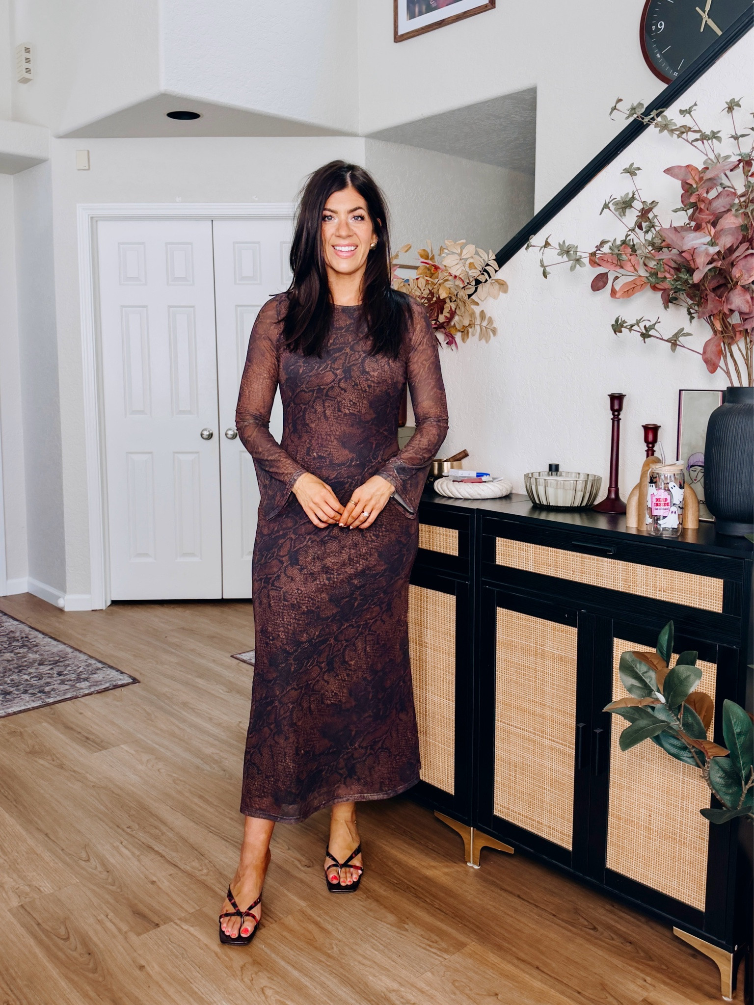 Fall fashion
Large snake print dress