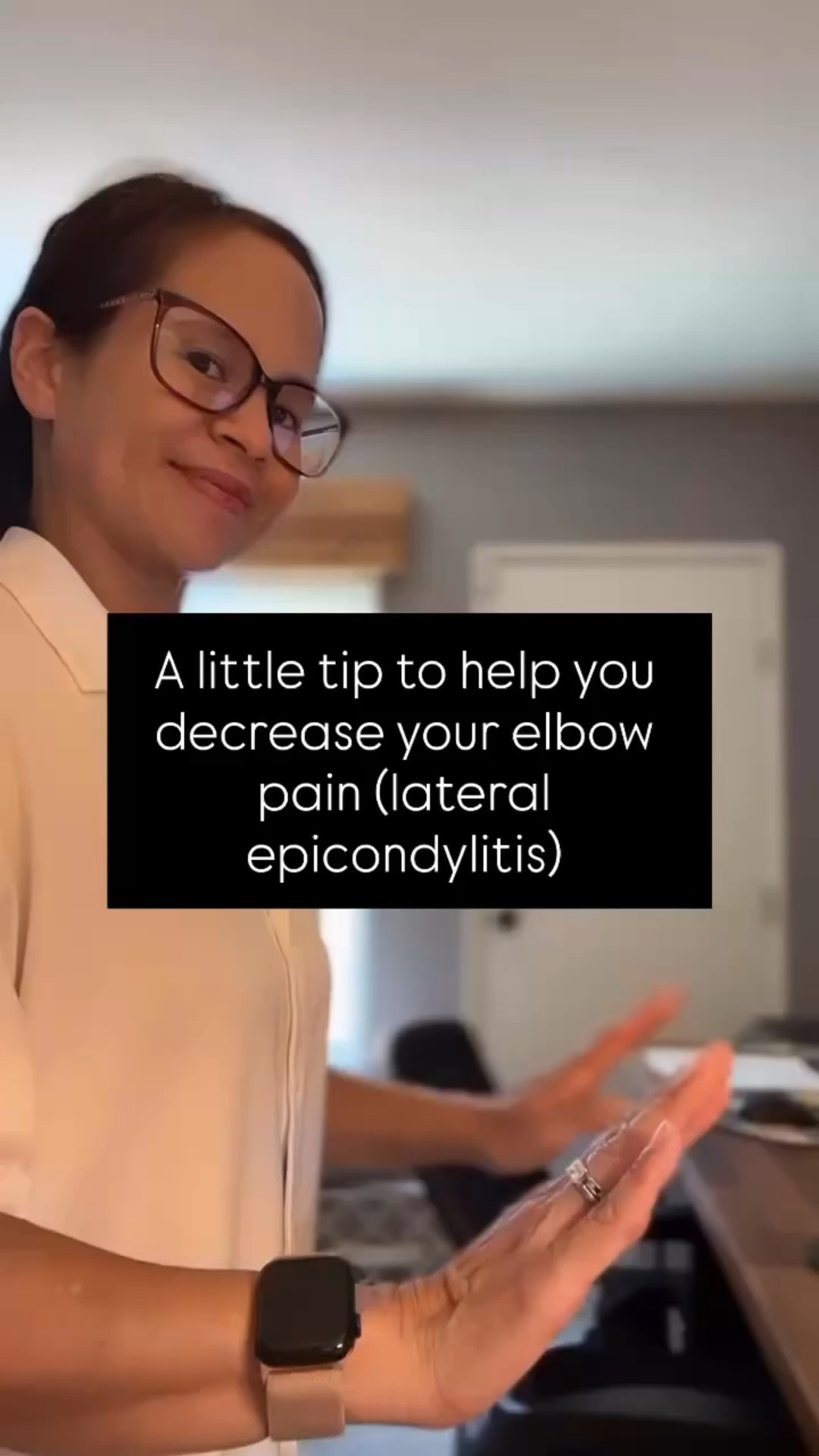 Always watch…

The alignment of your hands and forearm when you are doing your everyday tasks!

Keeping your hands and forearm in a straight line as much as possible when doing your everyday tasks makes sure we take strain off the tendons/bones involved in lateral epicondylitis!

Now I know for some tasks/activities in our day that is challenging, but there are still ways to solve it (e.g. ergonomic equipment). 

So watch that alignment!

✨And don’t forget to SAVE THIS for later to refer back to/FOLLOW us for more tips and decreasing your pain/SHARE with another!✨

By the way, if you would like to learn my entire therapeutic home program for lateral epicondylitis then comment “tennis elbow” and I’ll get you the info!

Hi my name is Rose and I am an Orthopedic occupational therapist and certified hand therapist for the last 20 years.  I specialize in treating injuries of the hands to the shoulders.  My goal is to provide effective solutions for those ready to get their life back!!

#tenniselbow #lateralepicondylitis #elbowpain #elbowpainrelief #elbowpaintreatment