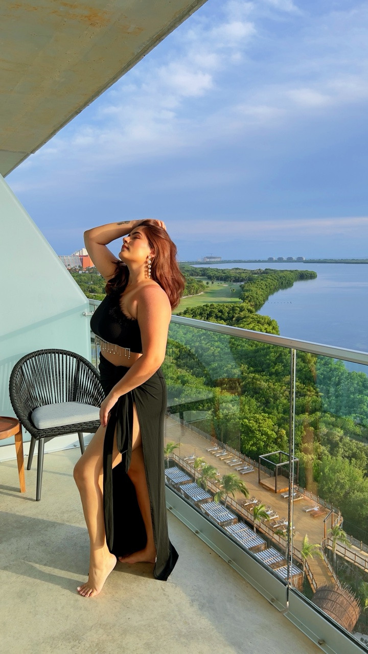 Get ready with me to go to dinner date in Cancun 🏝️☀️🌊

#grwm #getreadywithme #outfitideas #vacationstyle

#LTKsummer #LTKcanada #LTKbeauty