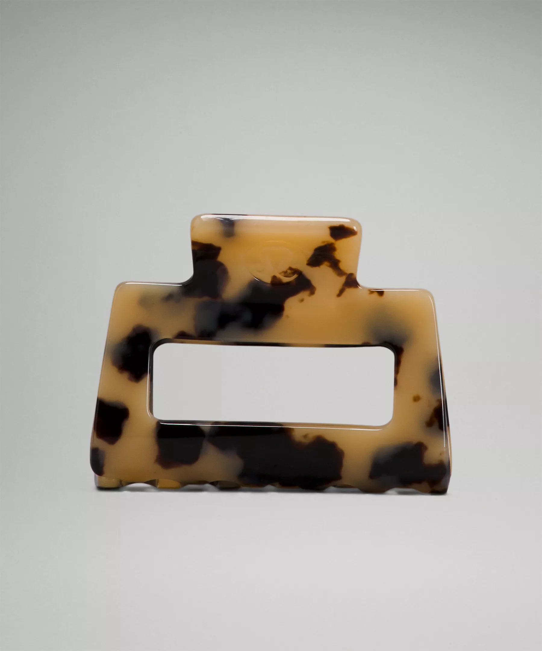 Medium Claw Hair Clip | Women's Accessories | lululemon | Lululemon (US)