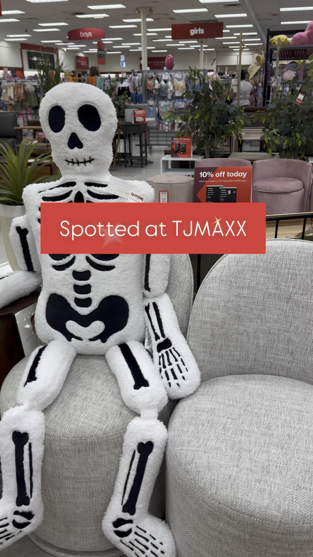 Also available at Marshall’s and homegoods! 

.
.
Follow for more Halloween finds and decorating to come! 👻🎃
.
#homegoods #homegoodshalloween #halloweenmugs #halloweendecor #spookyseason #codeorange #halloween2024

#LTKSeasonal #LTKHome #LTKVideo